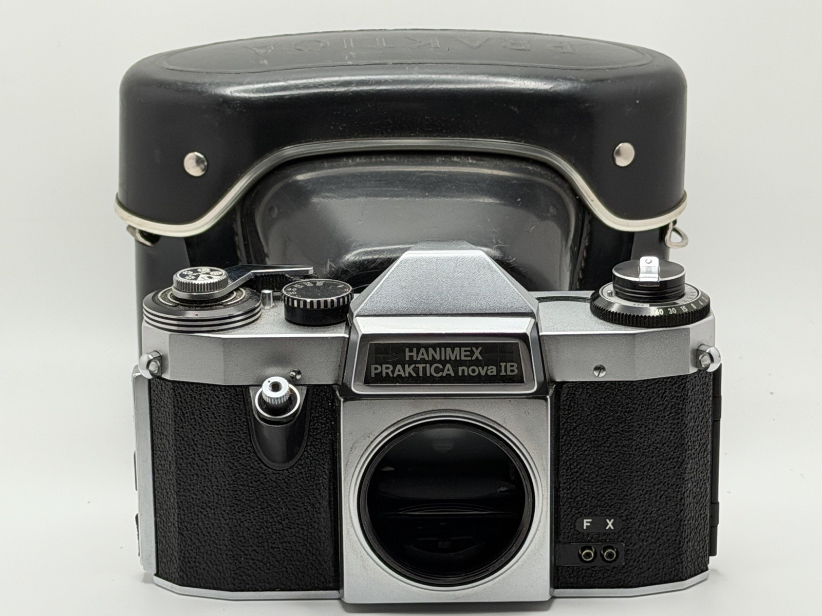 Vintage Hanimex Praktica nova IB M42 35mm SLR Film Camera Body Works