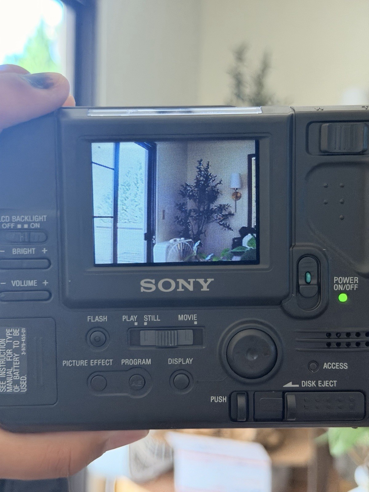Sony Mavica MVC-FD81 0.9MP Digital Camera – Black & Metallic silver MINT TESTED