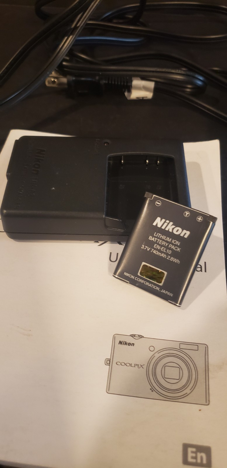 Nikon Coolpix S570 12 Megapixel Digital Camera wAccesories – Works Great