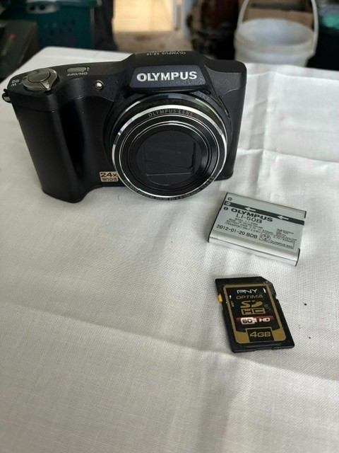 Olympus SZ-14 Digital Camera 14MP 24x Zoom Black Battery Works Clean