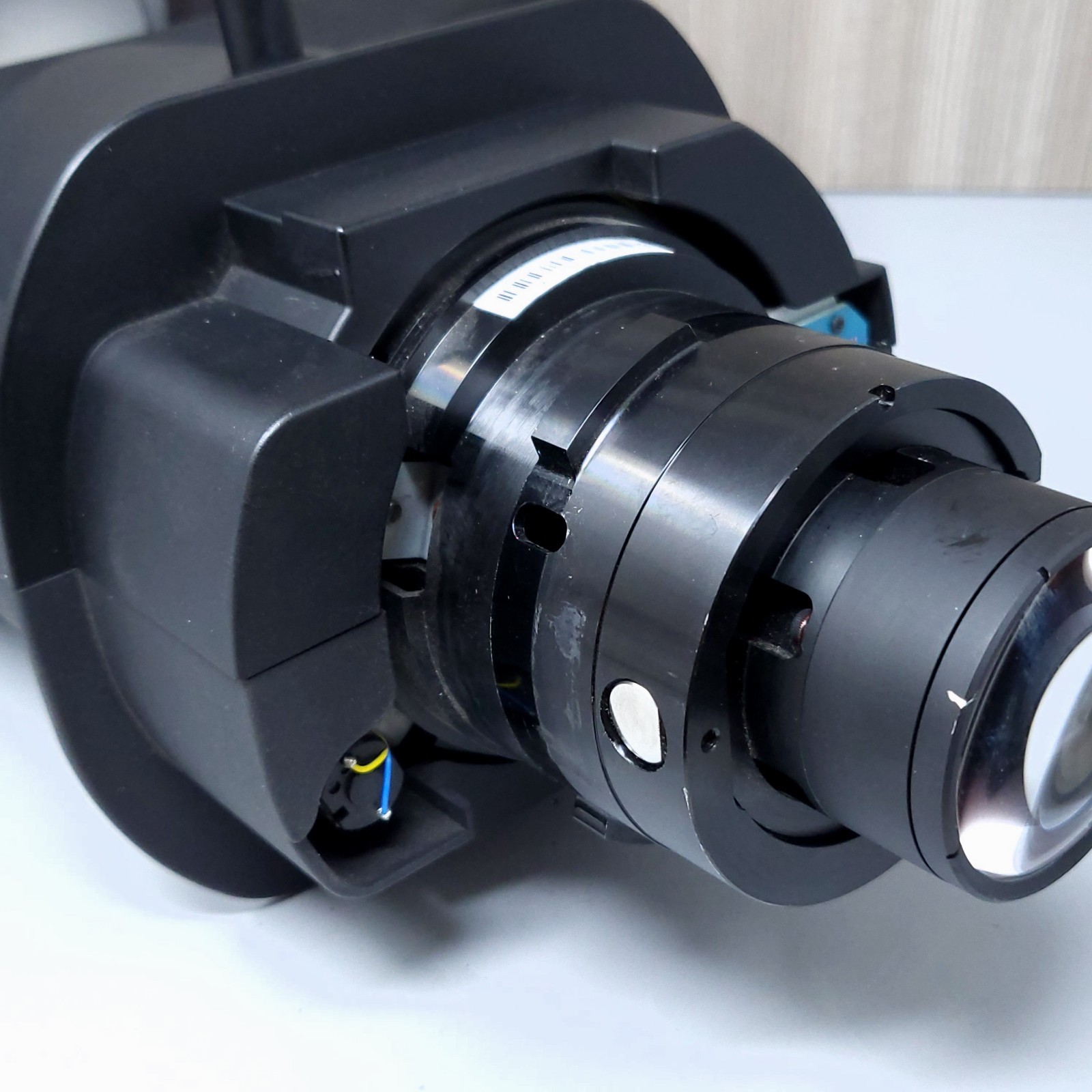 HITACHI / MAXELL FL-900 Ultra Short Throw Projector Lens F2:0 F=5.62mm Christie