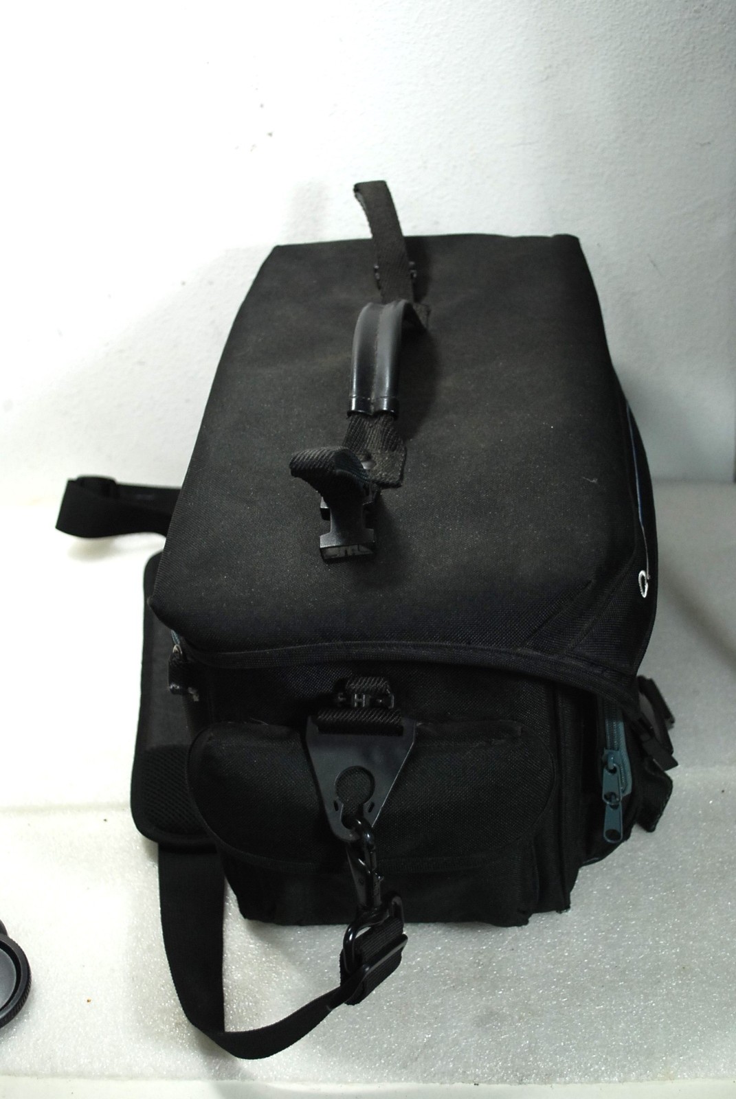 Quantaray Black Canvas Camera Carry Shoulder Bag Large 12 X 9 X 5 inches