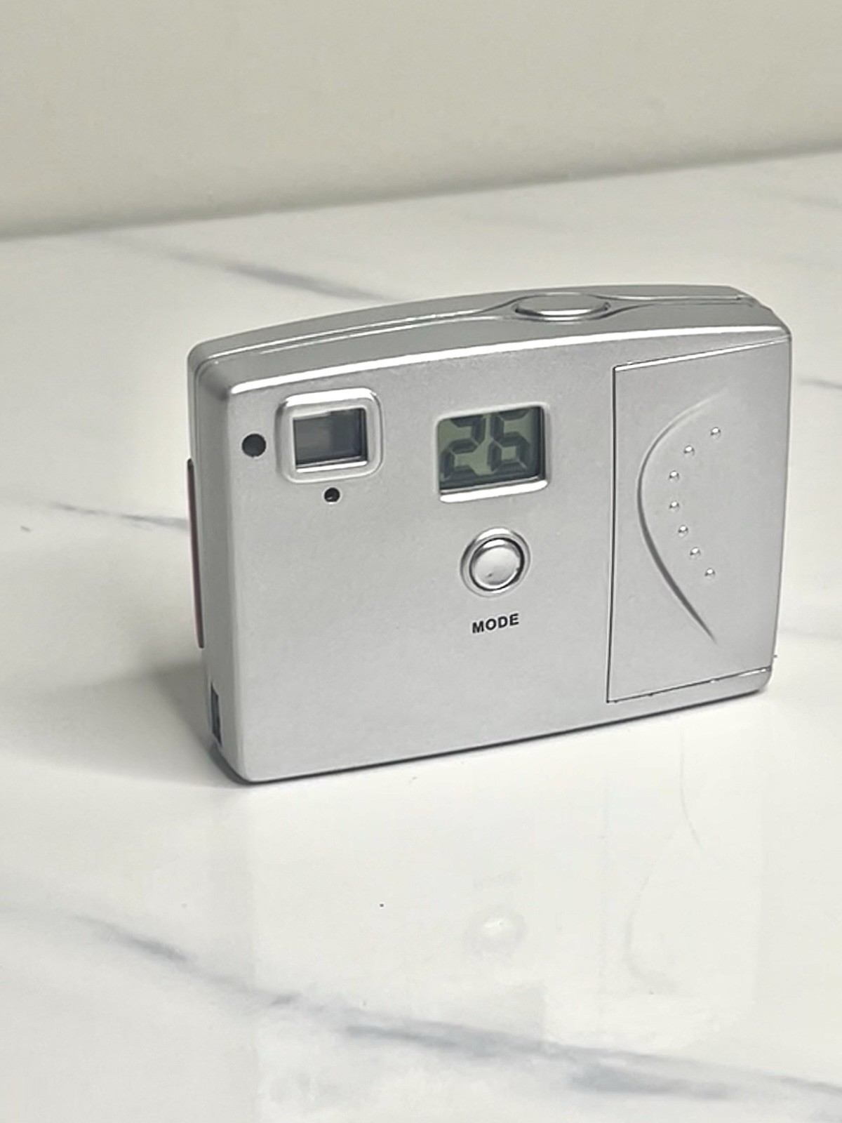 Crown 431-604 0.3 MP Digital Camera – Silver Never Used