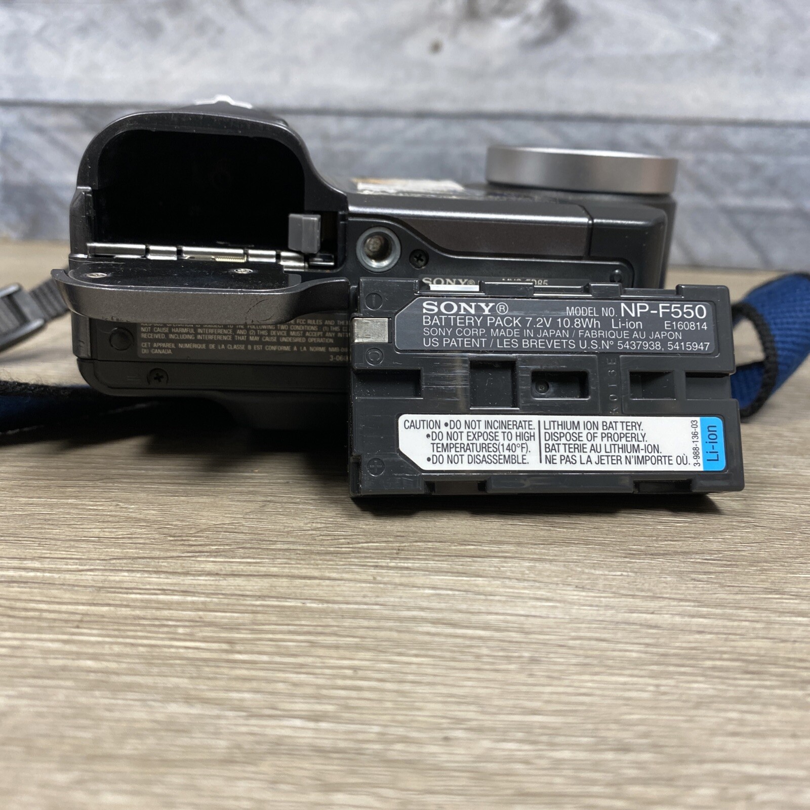 Sony Digital Mavica Dig Still Camera MVC-FD85 1.3 MP D5