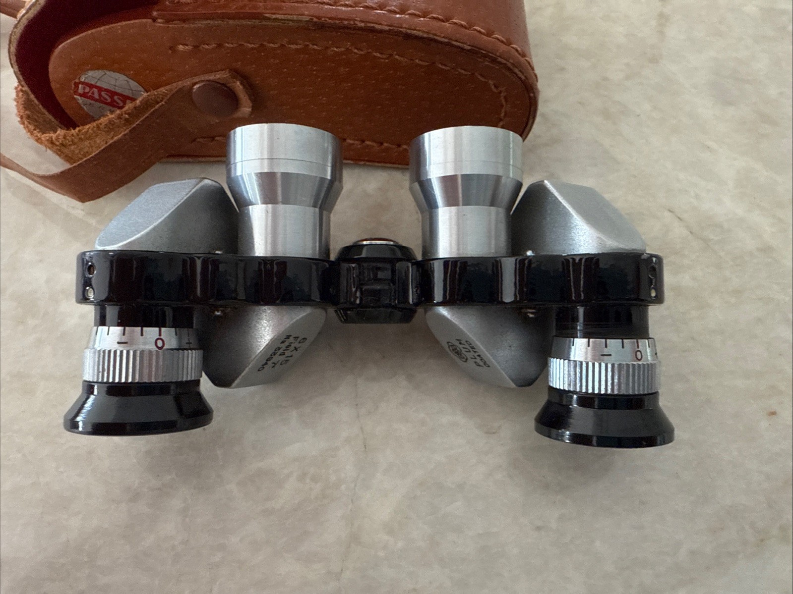 Vintage Plum Coated 6 x 15 field 7° Binoculars no.30664 in case Occupied Japan
