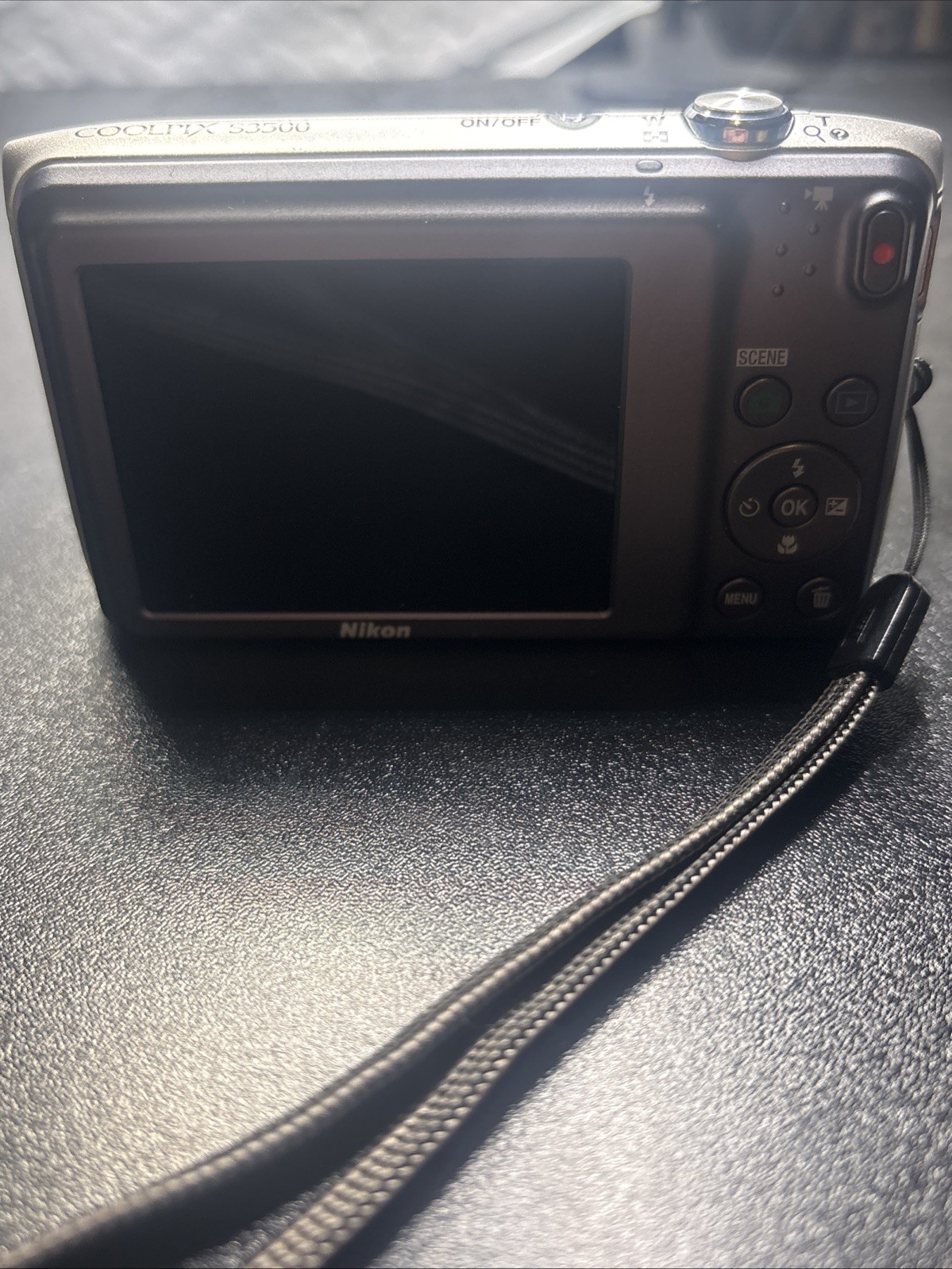 Nikon COOLPIX S3500 20.1MP Digital Camera 7x Optical Zoom Silver— TESTED WORKS✅