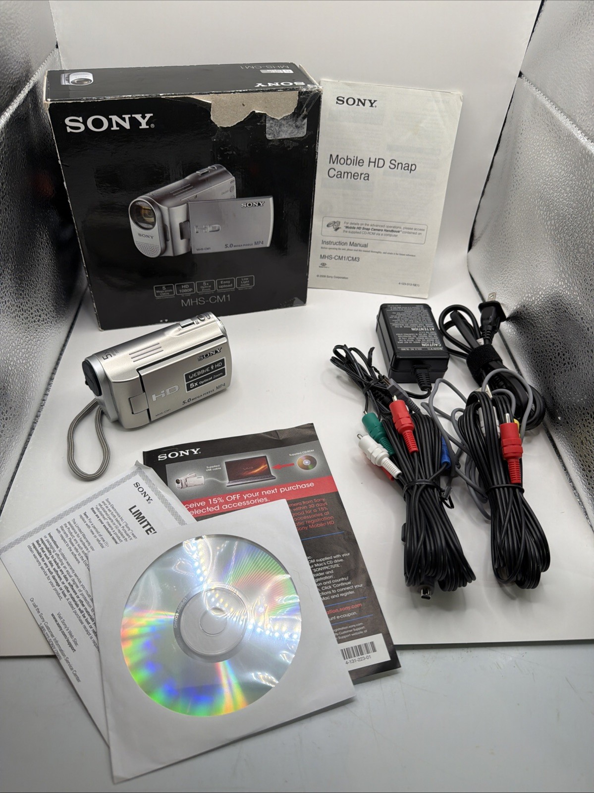 Sony MHS-CM1 HD Webbie 5MP Camcorder Video Camera – Silver – MINT CONDITION