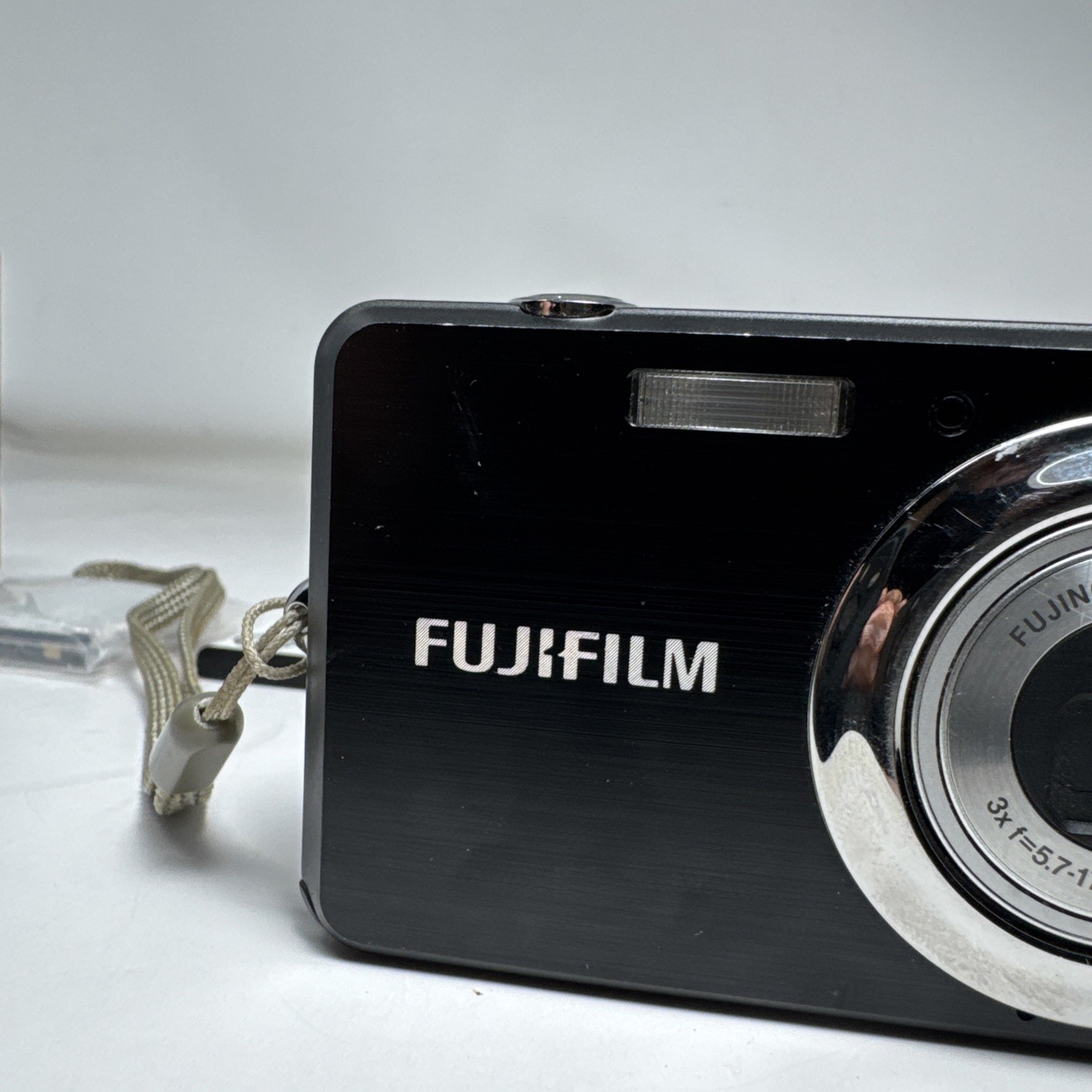 Fujifilm FinePix J38 12.2 MP Digital Camera Black 2 Batteries Charger SD Tested