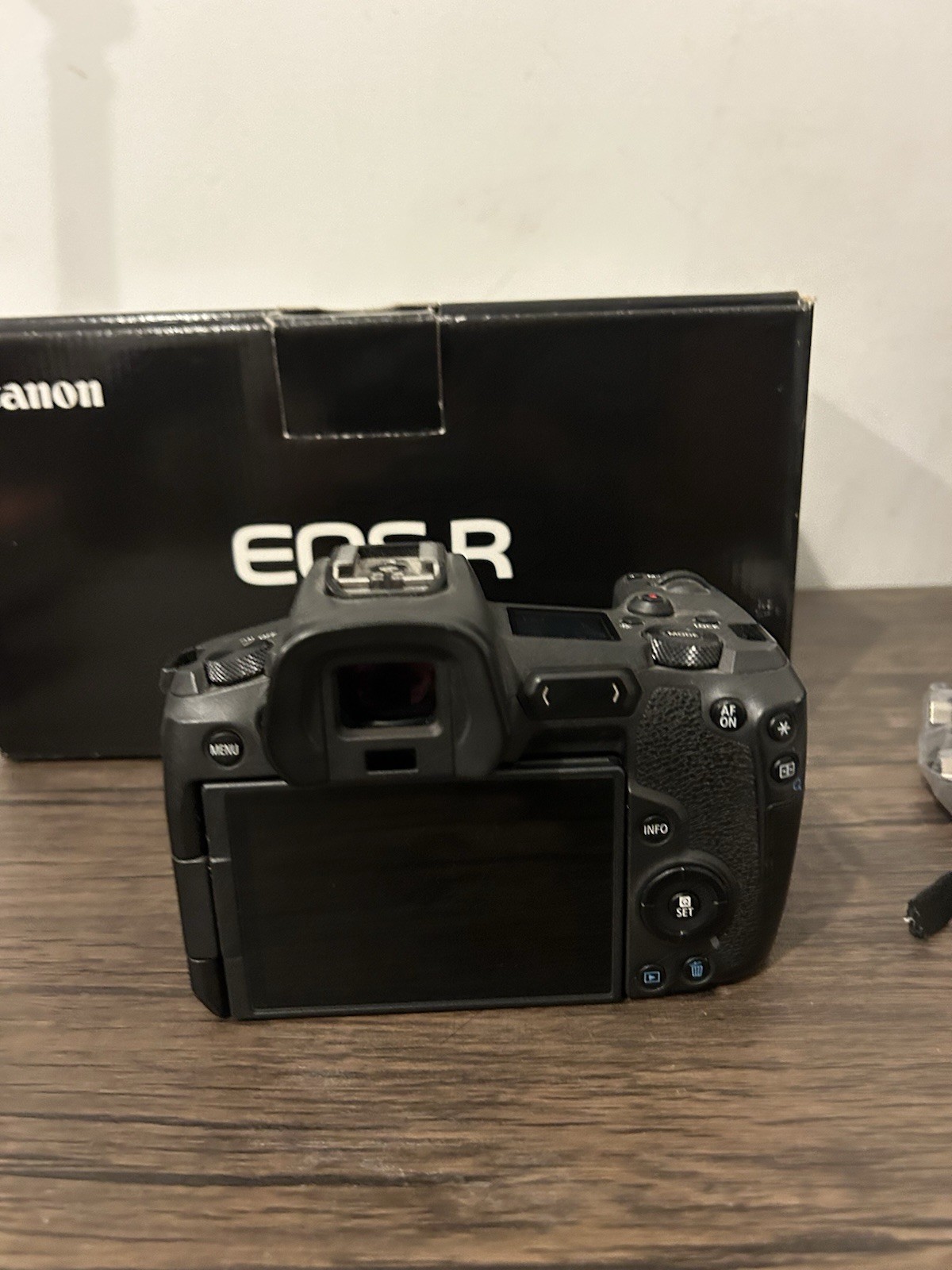 Canon EOS R 30.3MP Digital Camera – Black (Body Only)
