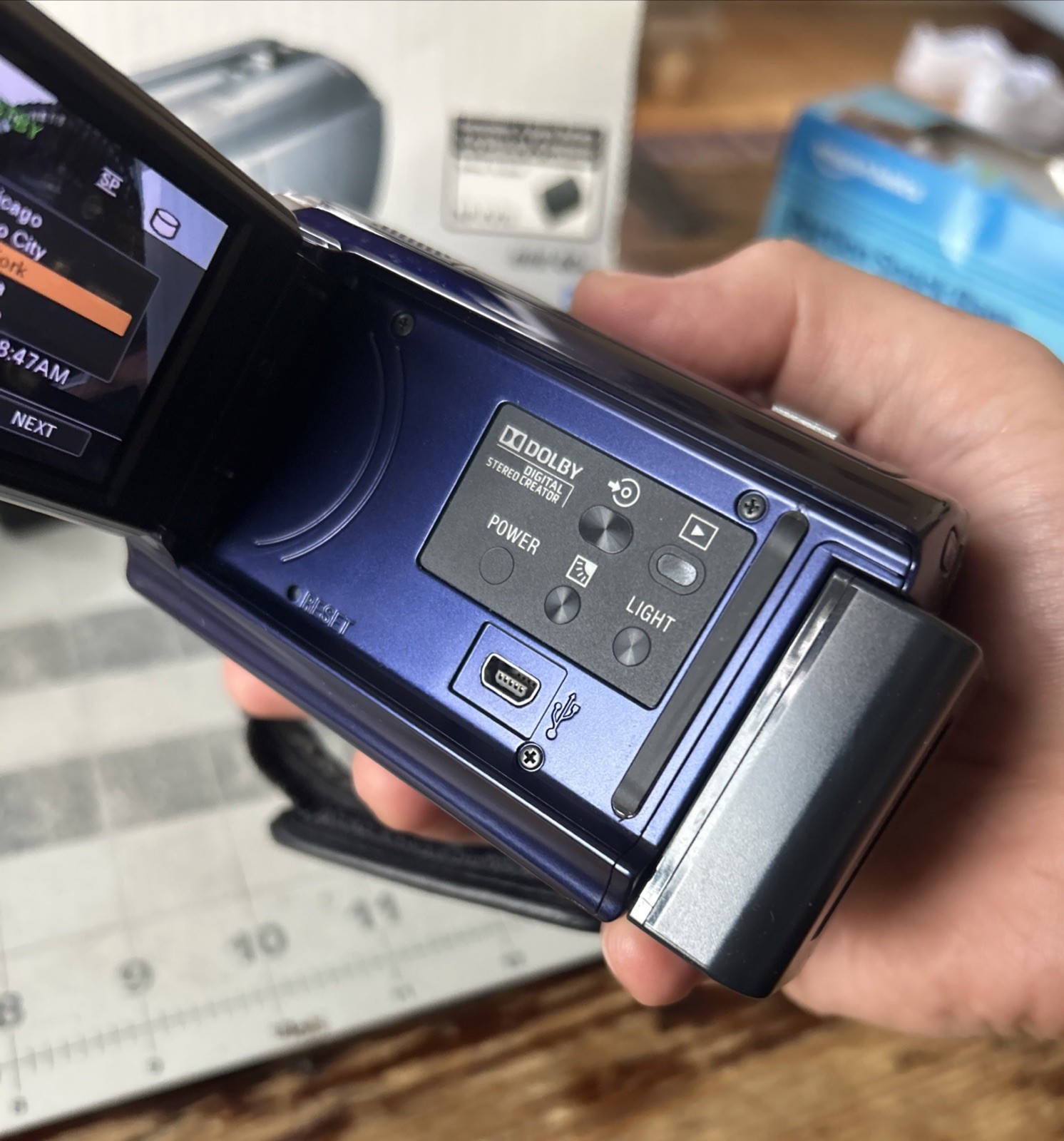 Sony Handycam DCR-SR68 80GB HDD Camcorder Blue – Tested – 60x Zoom Touchscreen