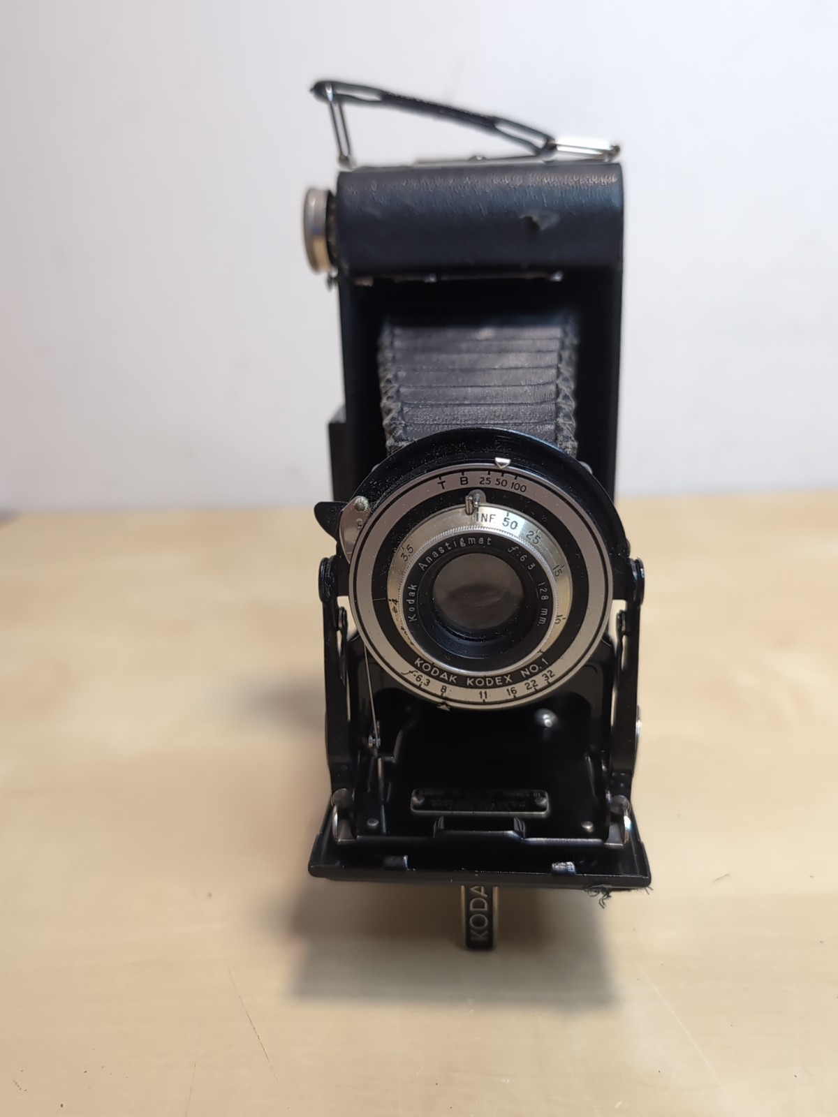 Vintage Kodak Junior Six – 16 Series III Camera f6.3 128 mm Lens Untested