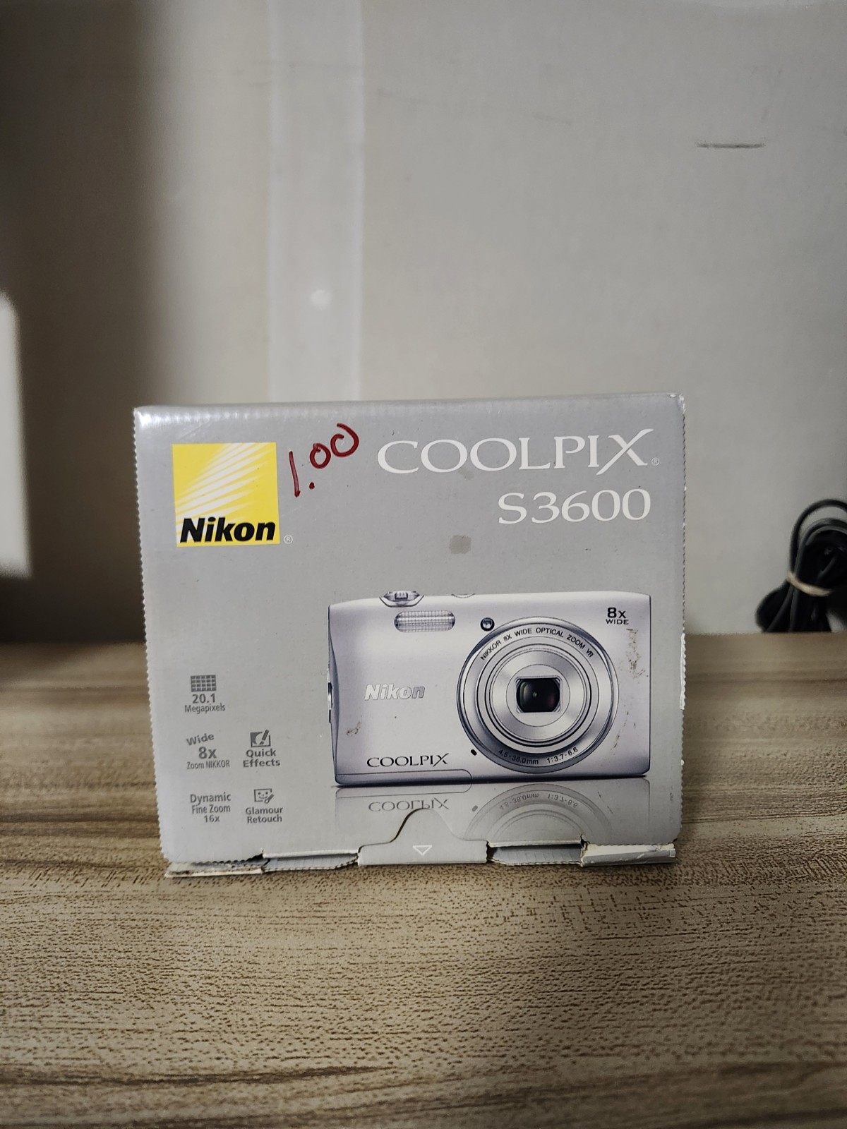 Nikon COOLPIX S3600 20.1MP Digital Camera & Hardware – Silver