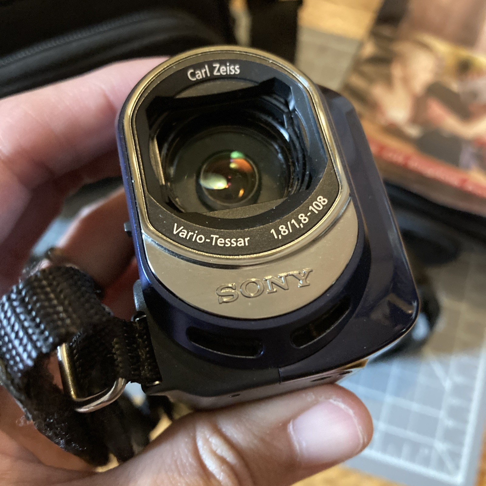 Sony DCR-SX40 Standard Definition Camcorder – Blue – Tested