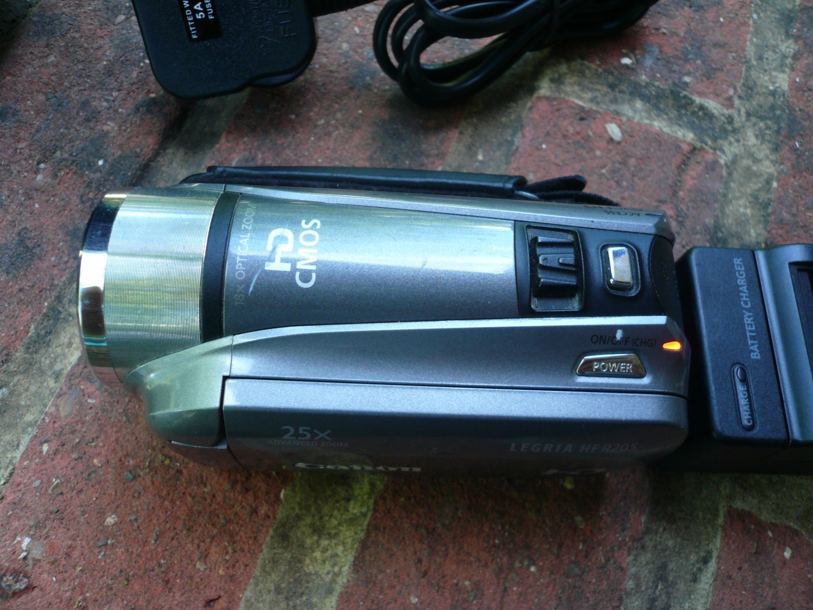 Canon Legria HF R205 Handheld High Definition Camcorder Silver Tested