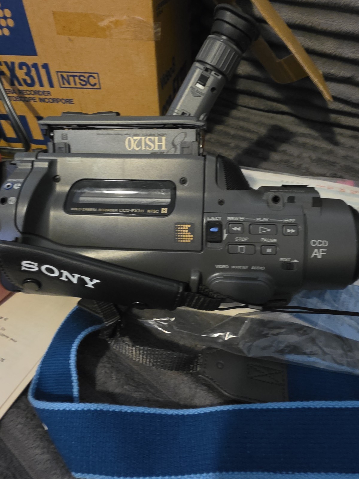 Sony Handycam CCD-FX311 Video8 Handheld Standard Definition Camcorder Parts/Repa