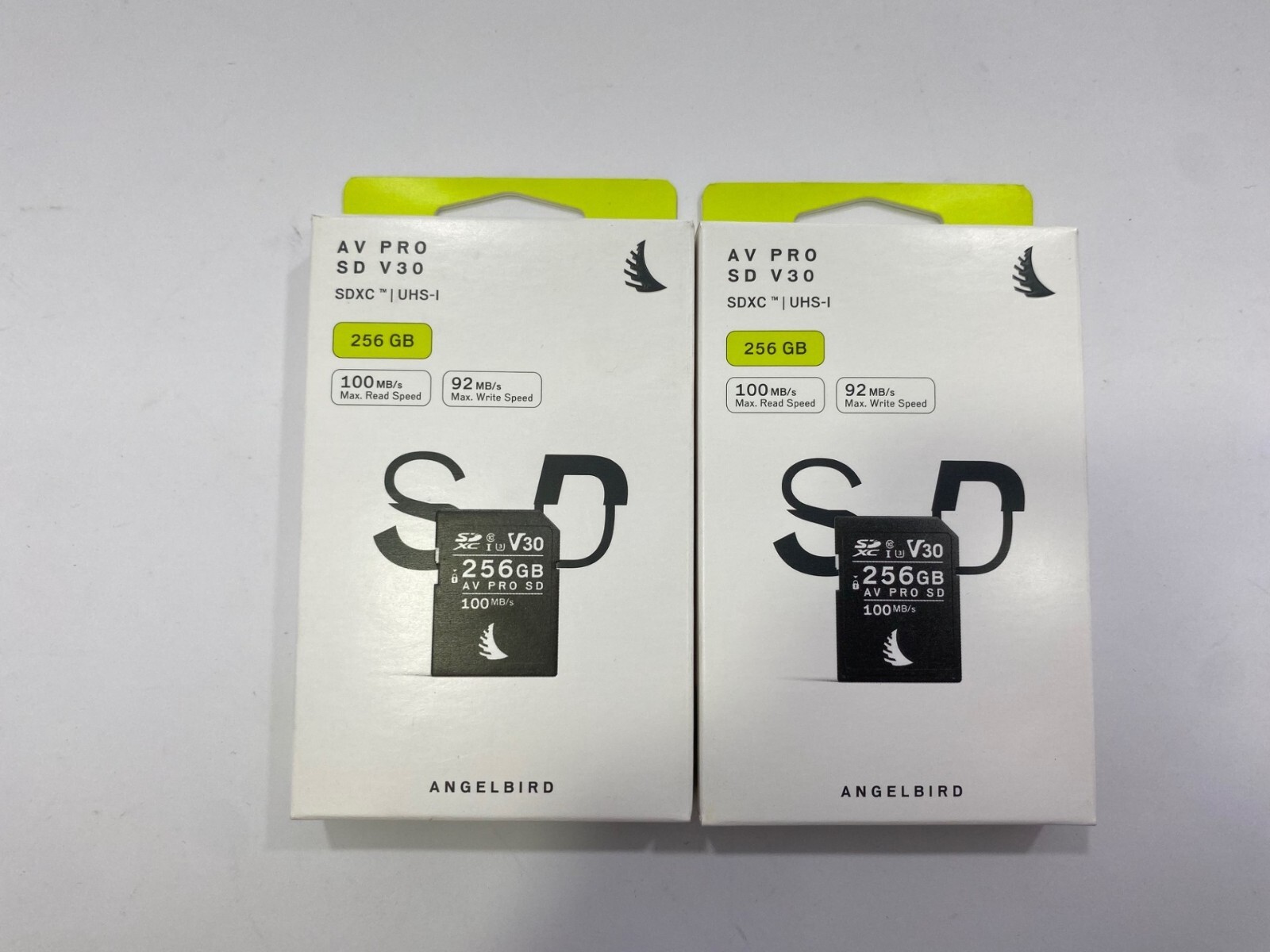 2x AngelBird AV Pro SD V30 256GB – AVP256SDV30