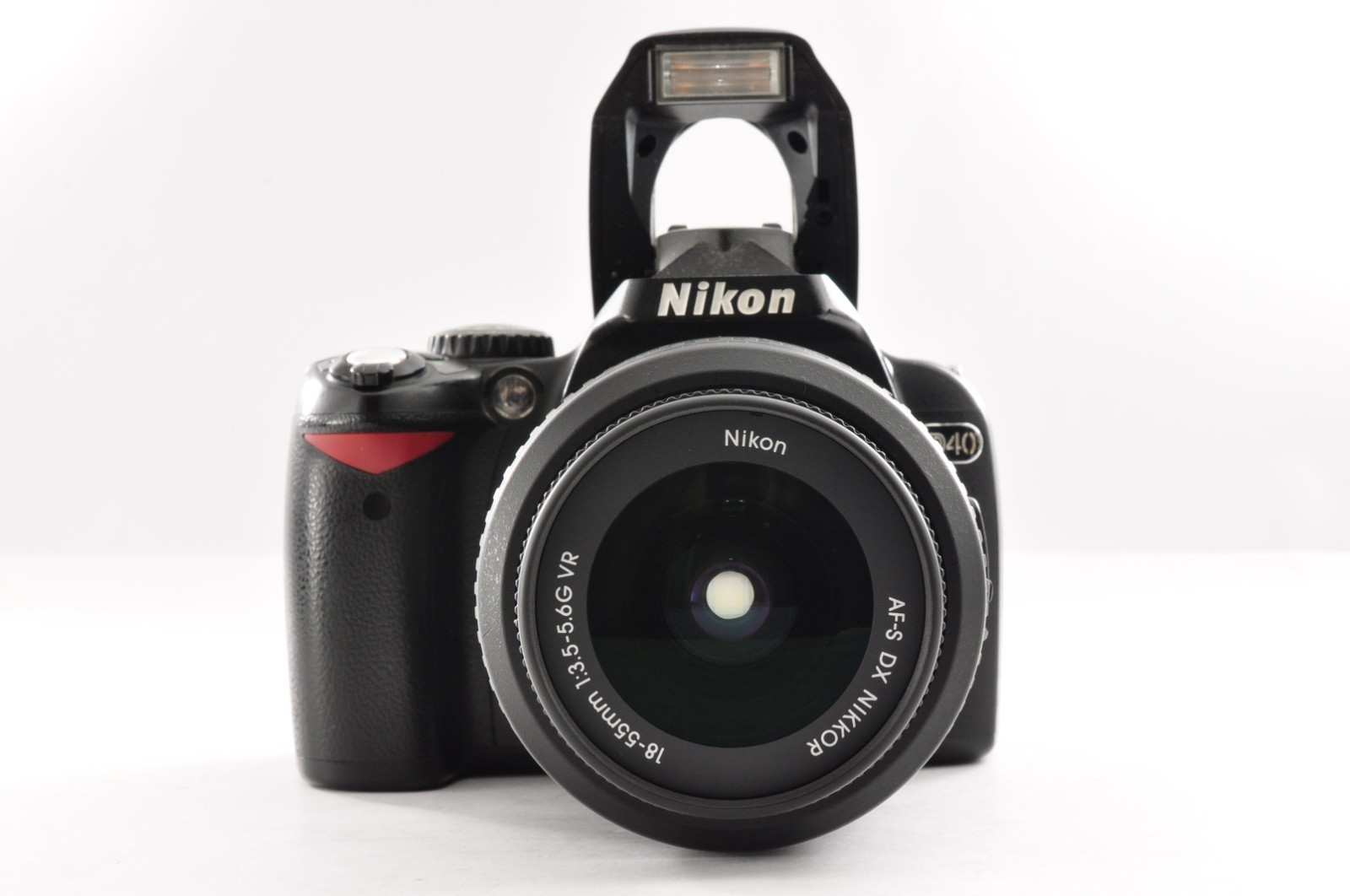 Nikon D40 DSLR Digital Camera w/ AF-S DX 18-55mm f3.5-5.6G VR Lens from JAPAN
