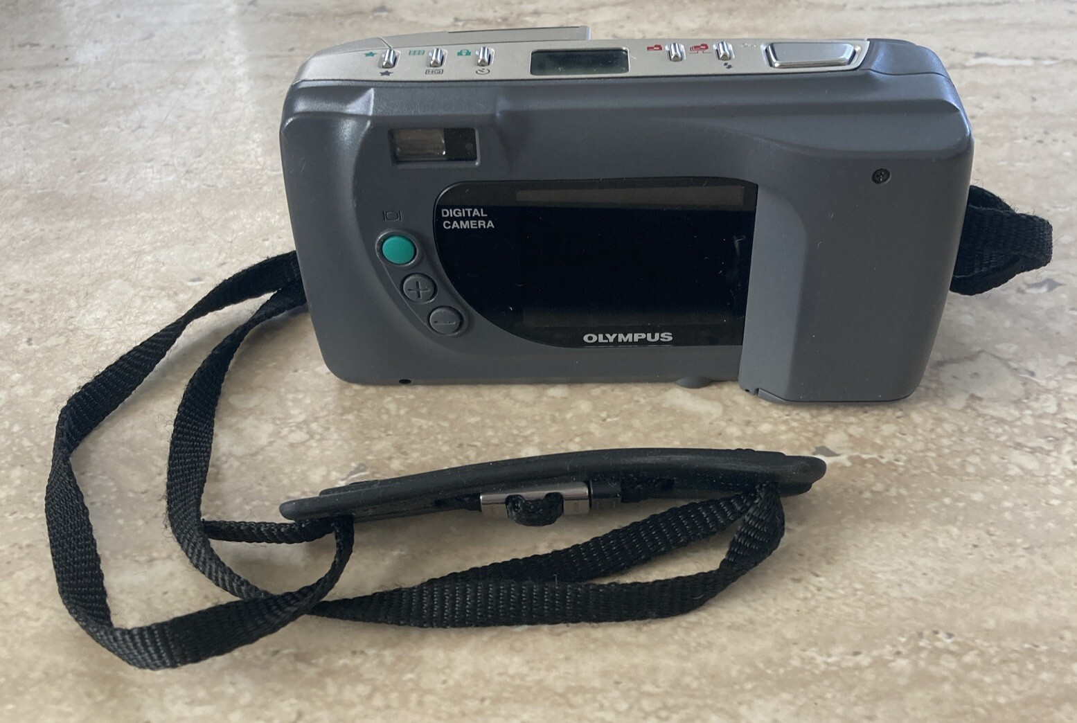 OLYMPUS D-320L Vintage Digital Camera