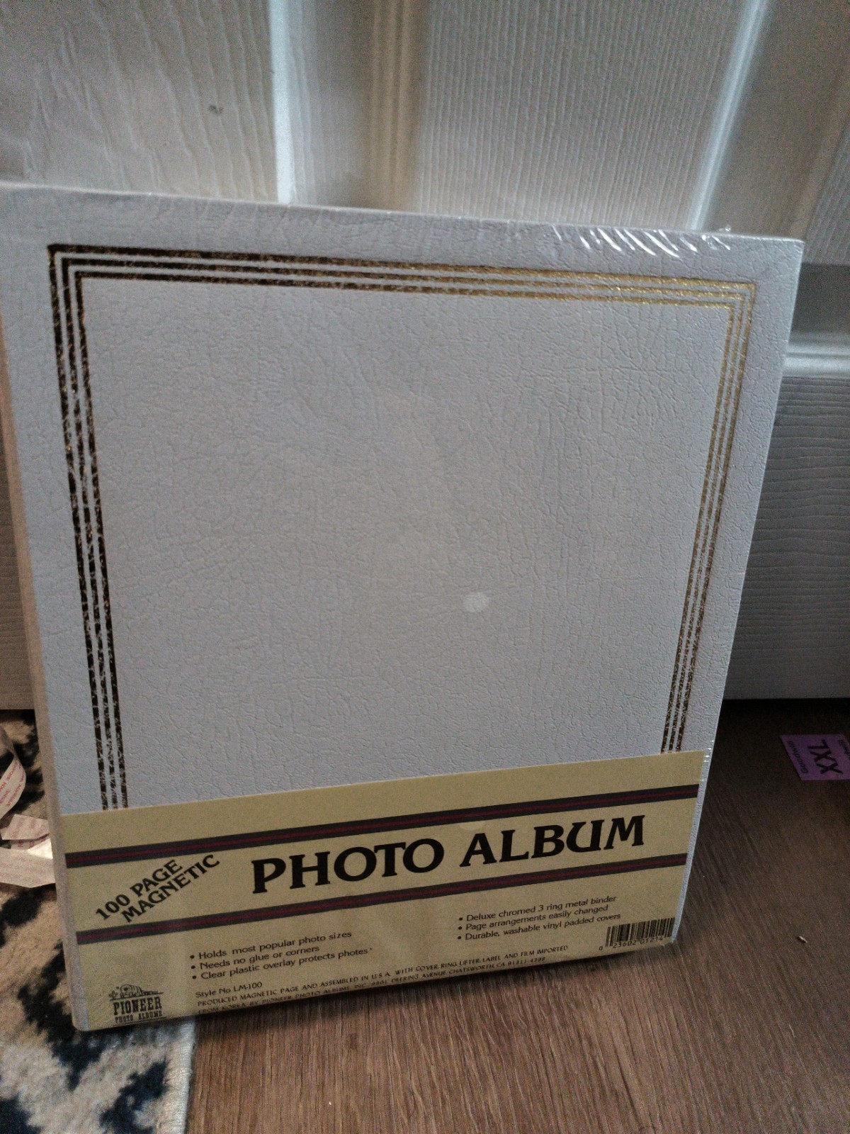 Pioneer Photo Albums LM100 White Sealed 100 Magnetic Pages 3 Ring Binder