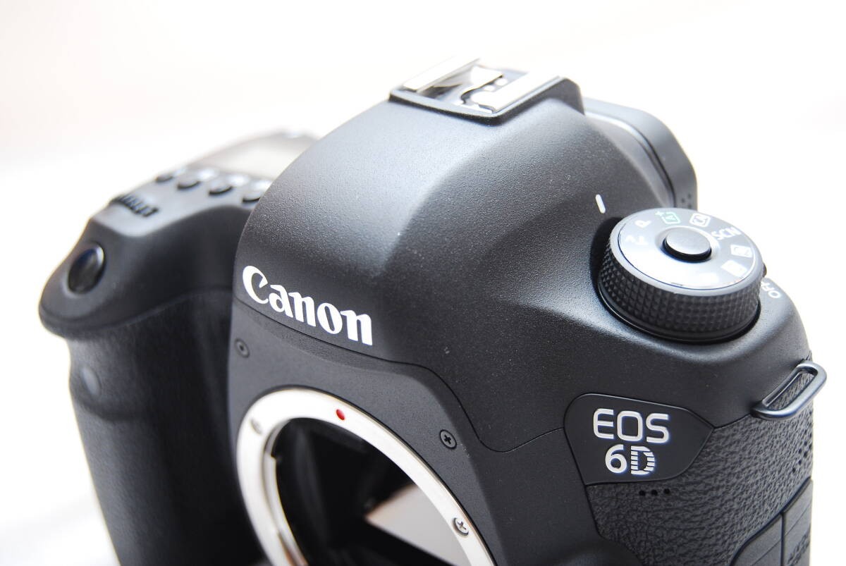 Canon EOS 6D 20.2MP Digital SLR Camera Body SC387 w/ Battery Charger From JAPAN
