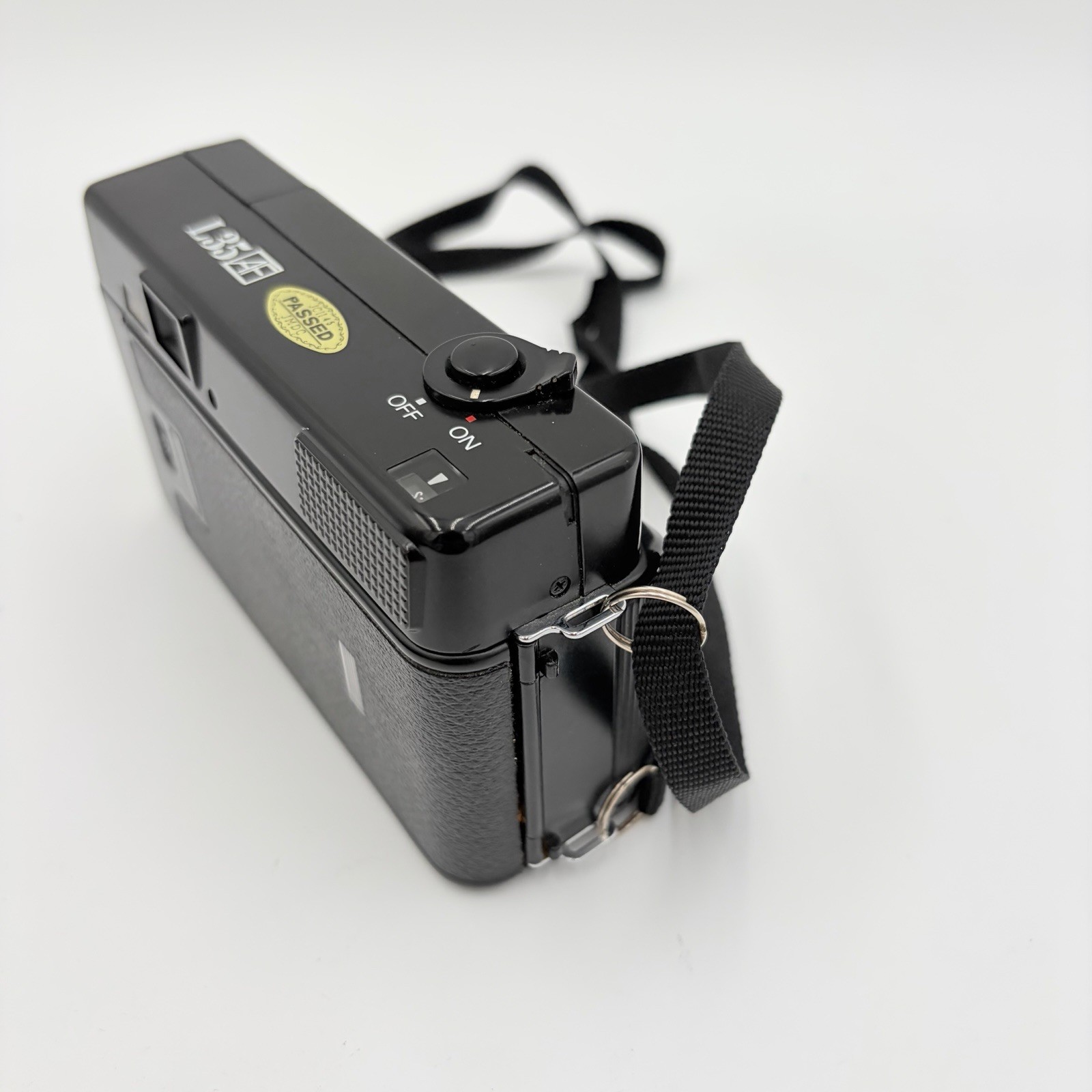Nikon L35AF 35mm Point & Shoot Film Camera 35mm f/2.8 Powers On Parts Repair