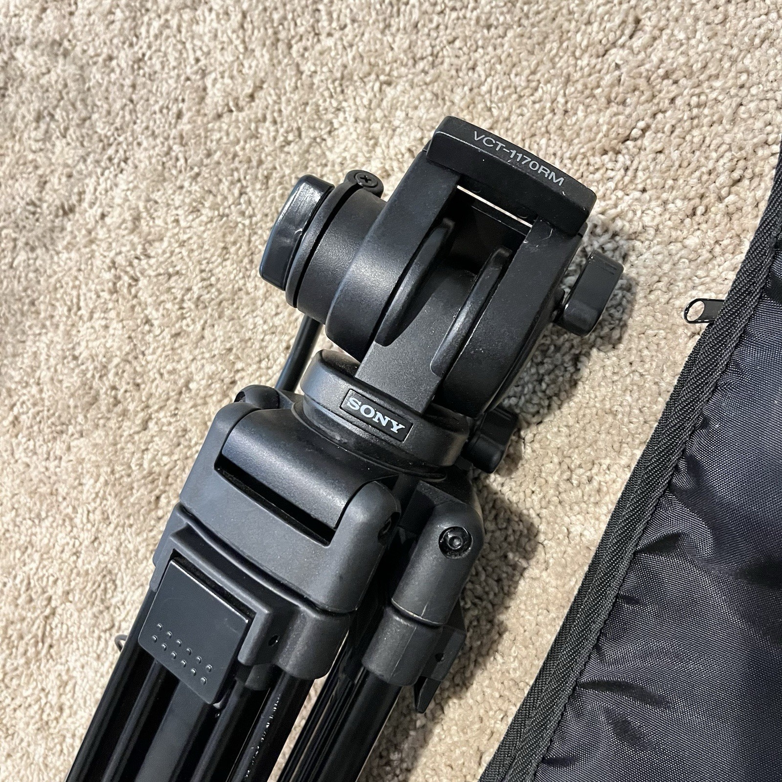 Sony VCT-1170RM Tripod for Video Cam with Fluid Head and Remote Handle