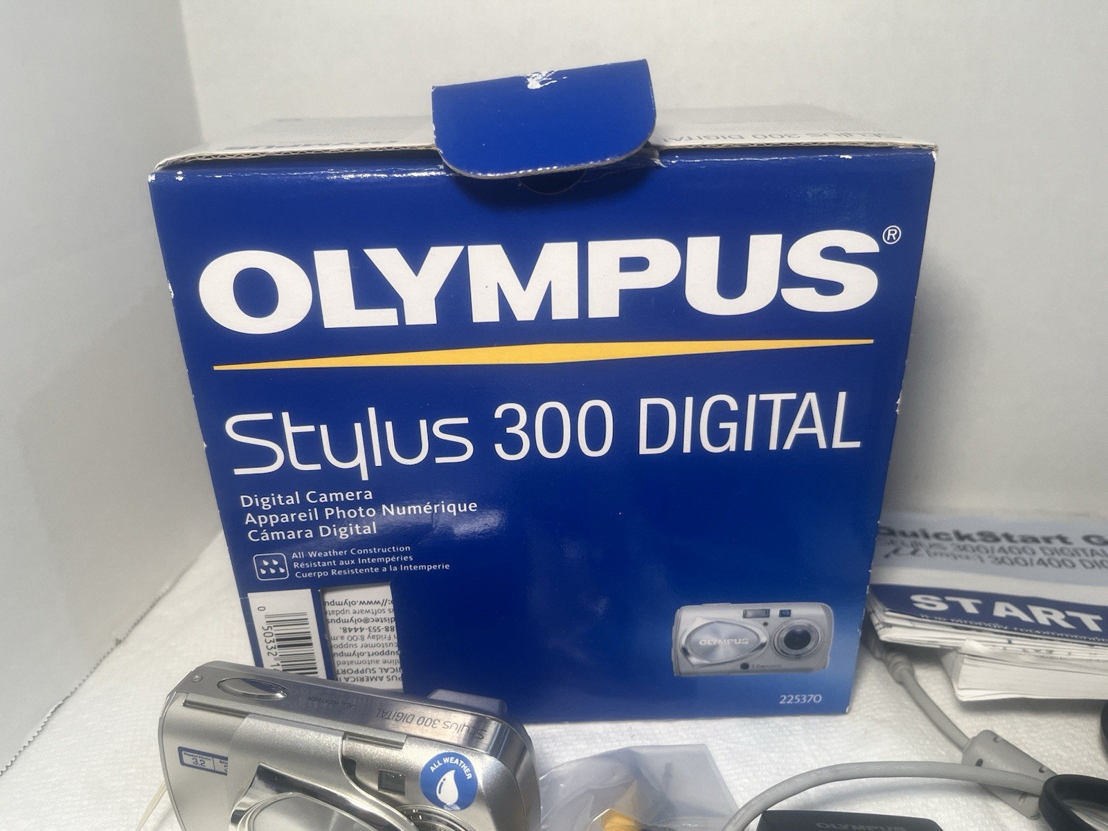 Olympus Stylus 300 Digital Camera 3.2MP, 1.5″ LCD Screen, 3X Optical Zoom WORKS