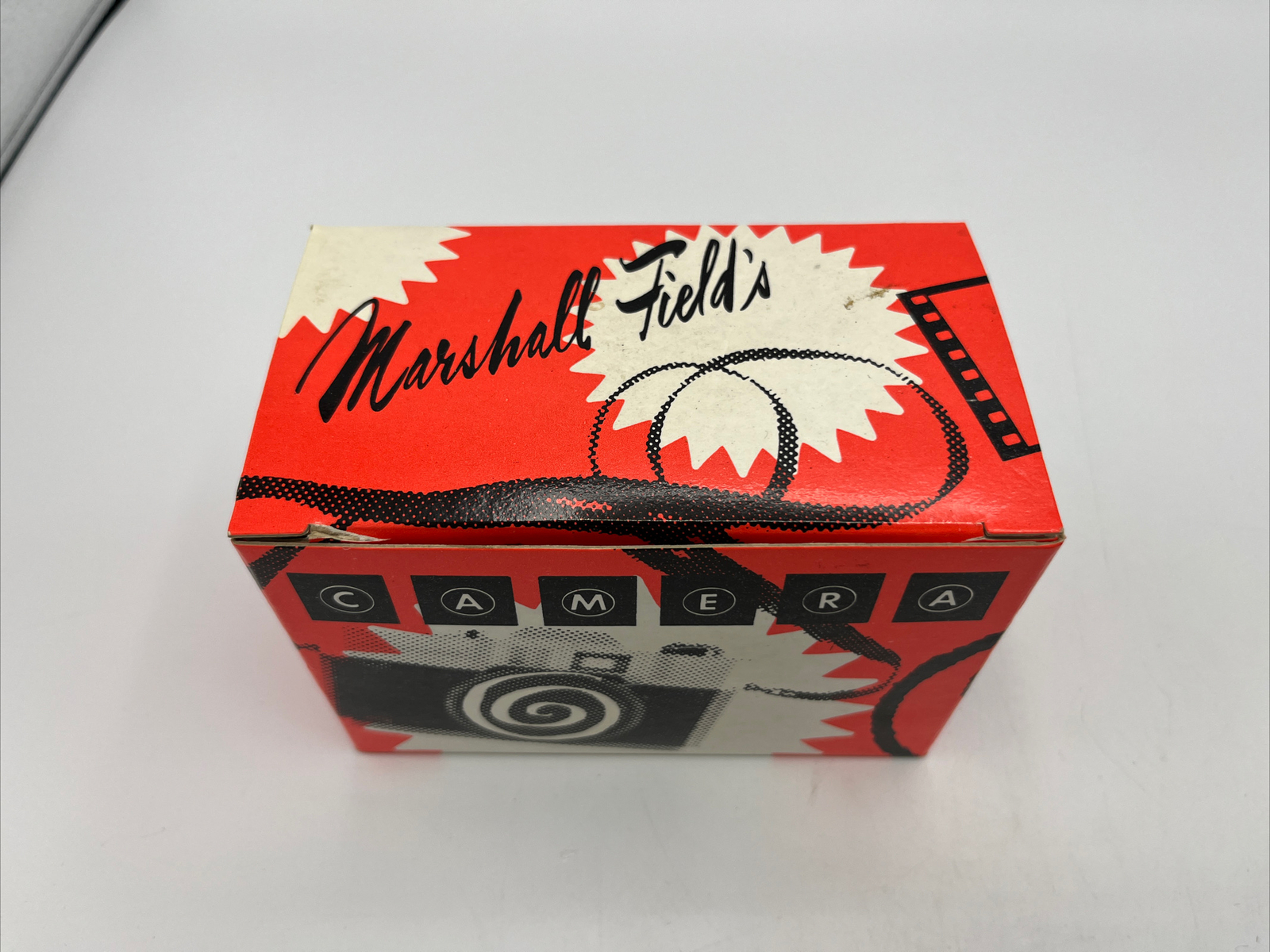 Marshall Fields 35MM Auto Fix Focus 50mm Camera with Case Original Box 1990