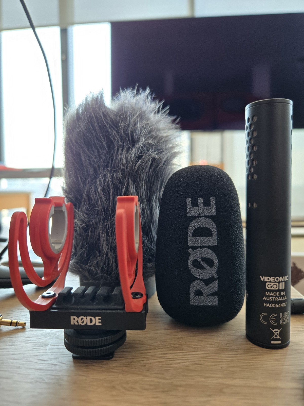 Rode VideoMic GO II Ultracompact Analog/USB Camera – Black/Red