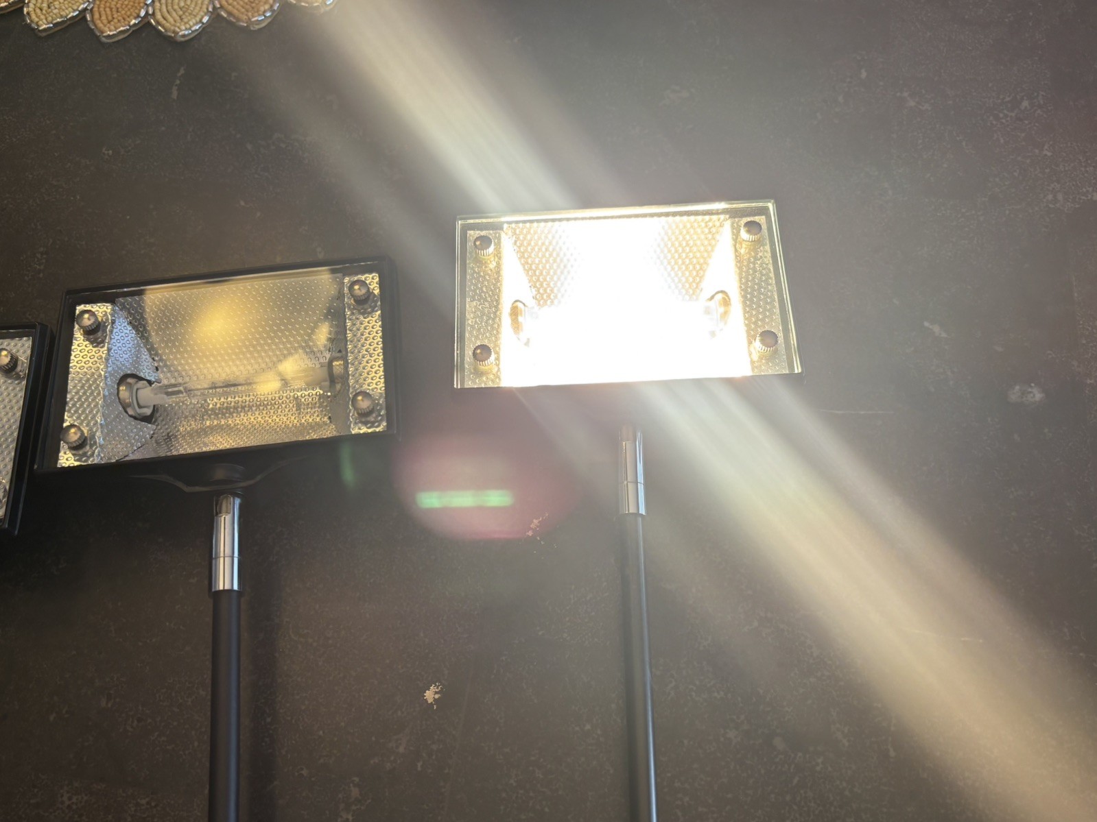 4 Halogen Trade Show Spotlights Light Kit Set Display 150W 120V Protector Covers