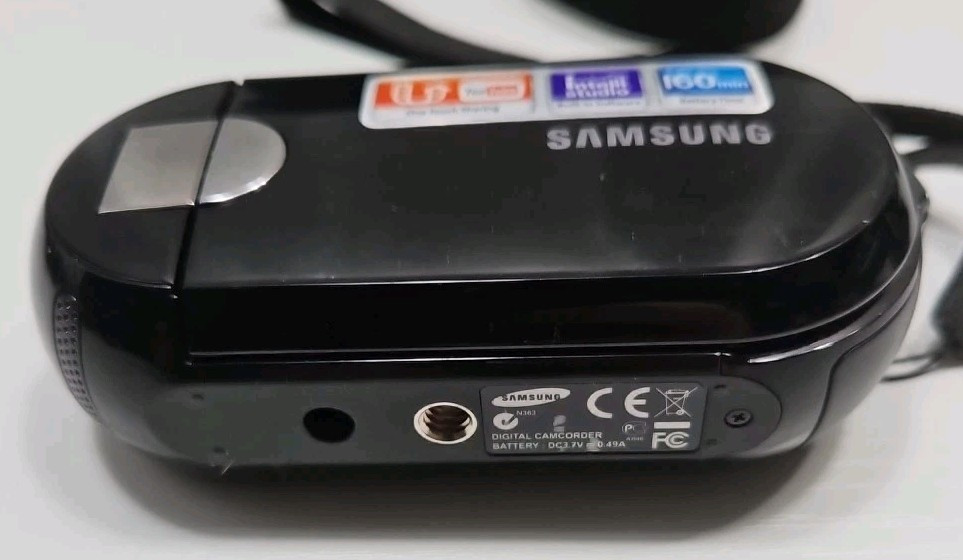 Samsung SMX-C10GN Camcorder with 10x Optical Zoom Video Camera W/ Case Charger