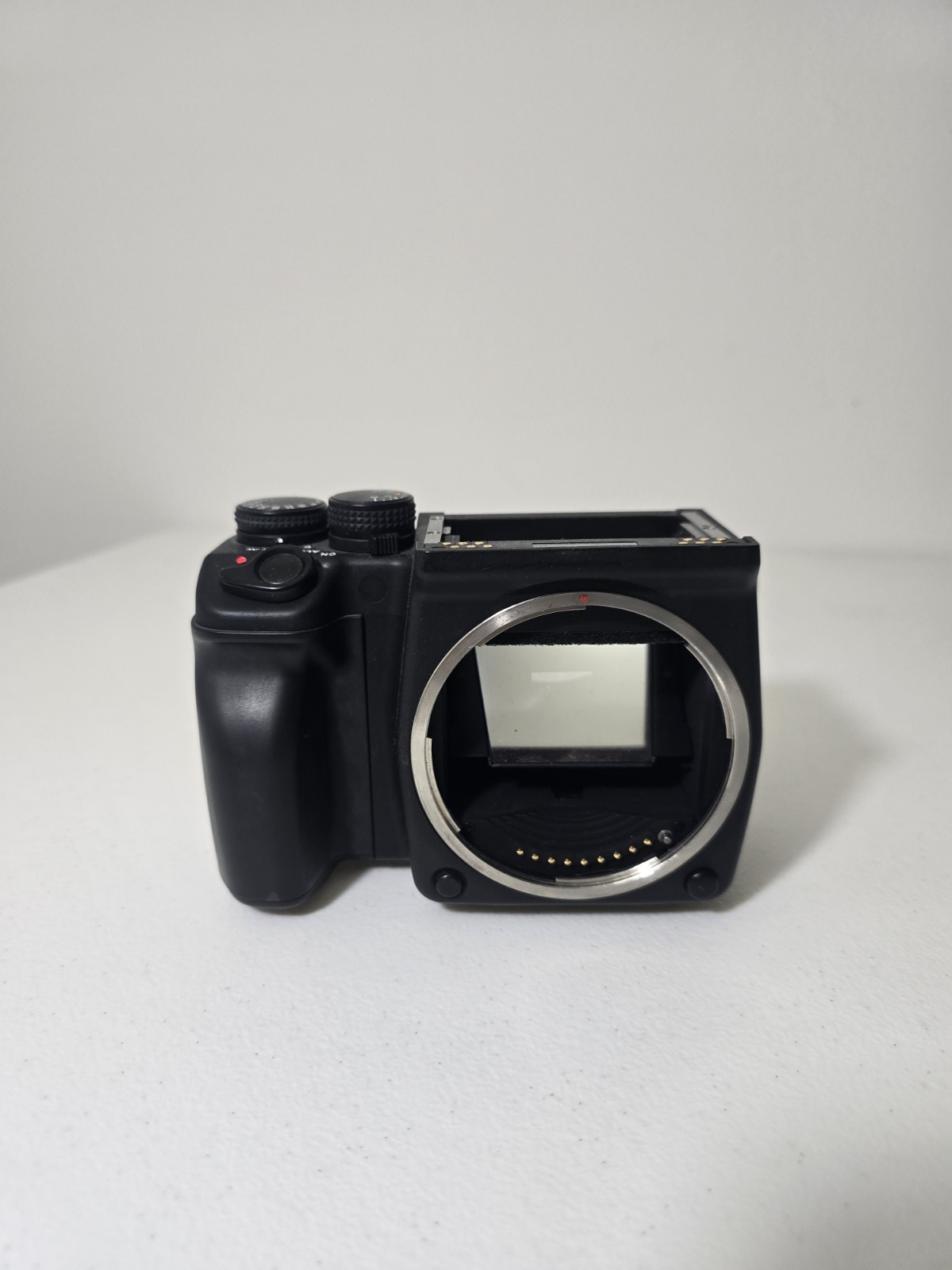 Contax 645 AF Medium Format SLR Auto Focus Film Camera Body *FOR PARTS #403