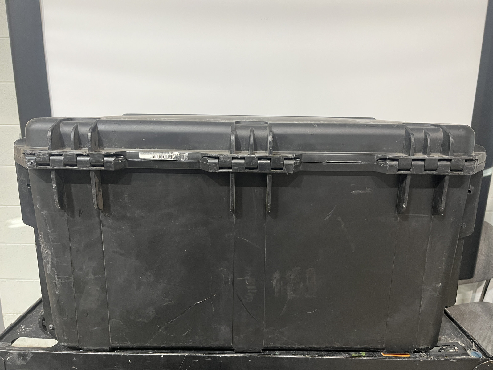 SKB iSeries 3021-18 Waterproof Storage Case Exterior Dimensions 33×23.5×18.75