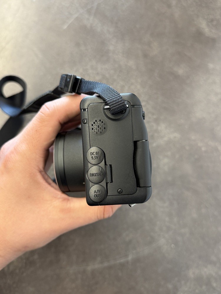 Canon PowerShot G5 5.0MP Digital Camera (1114451)
