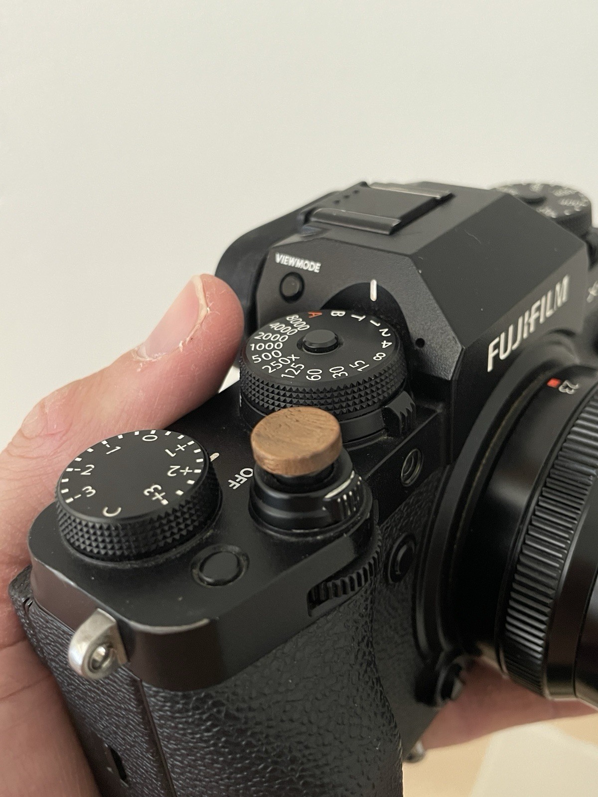 Fujifilm X-T4 Bundle w/ Fujinon XF 23mm f/2 Lens, 3 batteries, lens filters