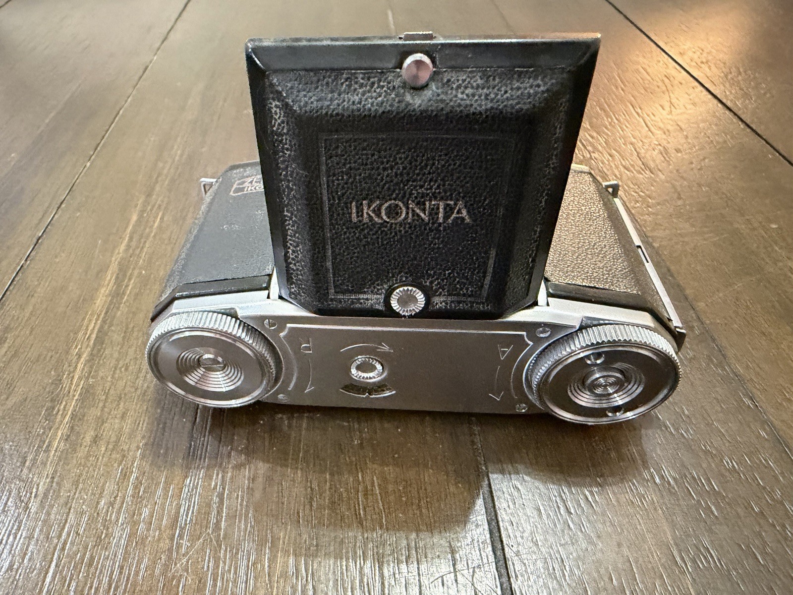 Vintage Zeiss Ikon Ikonta 522/24 35mm Folding Film Camera 45mm f/3.5 Lens W/Film