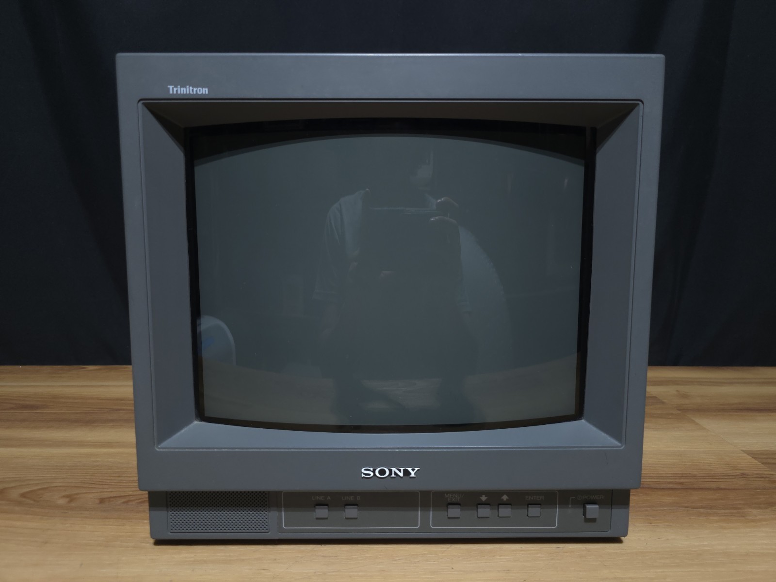 Sony 14″ PVM-14N5U S-Video Trinitron Color CRT Monitor with Manual