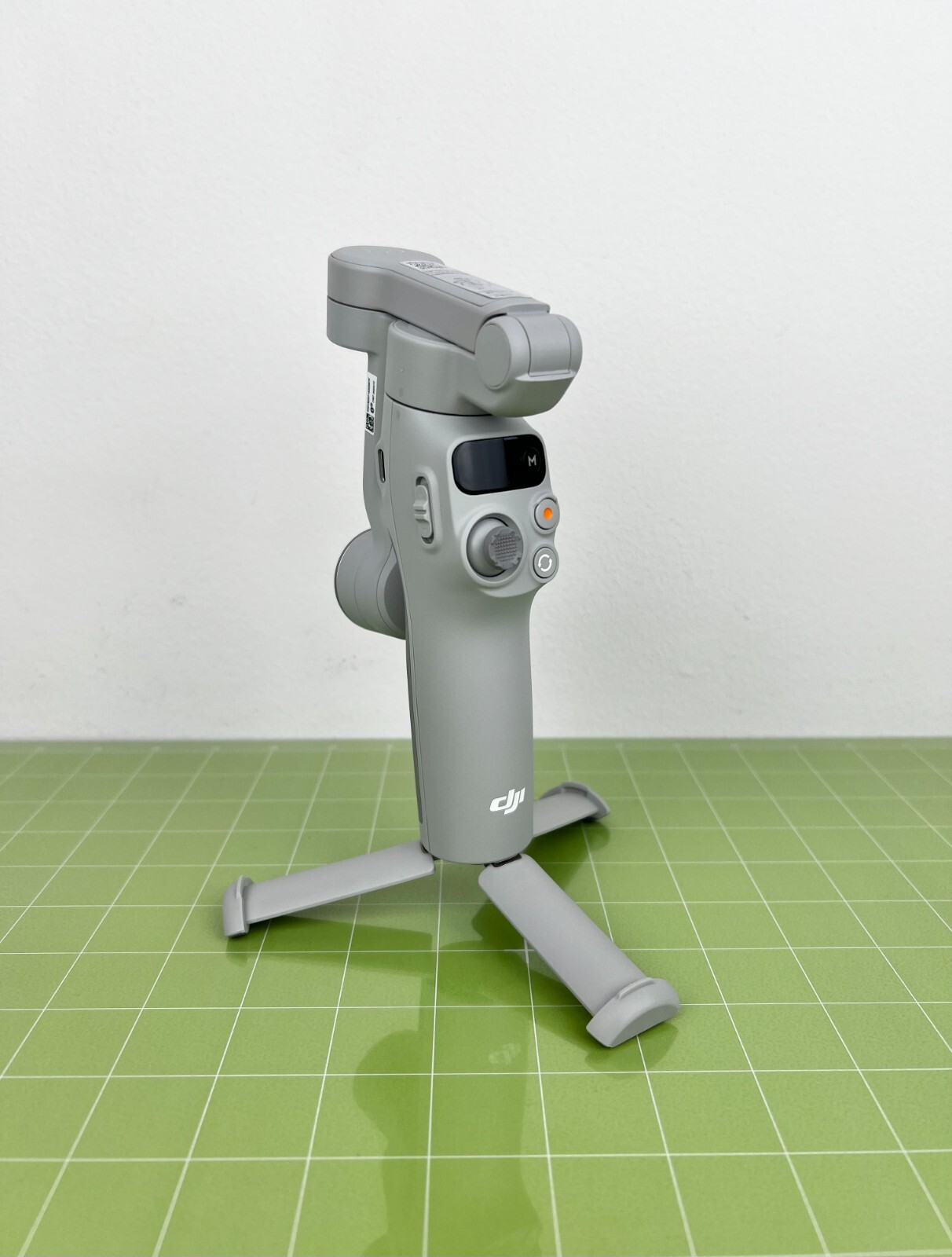DJI Osmo Mobile 7 Smartphone 3-Axis Gimbal Stabilizer – Gray