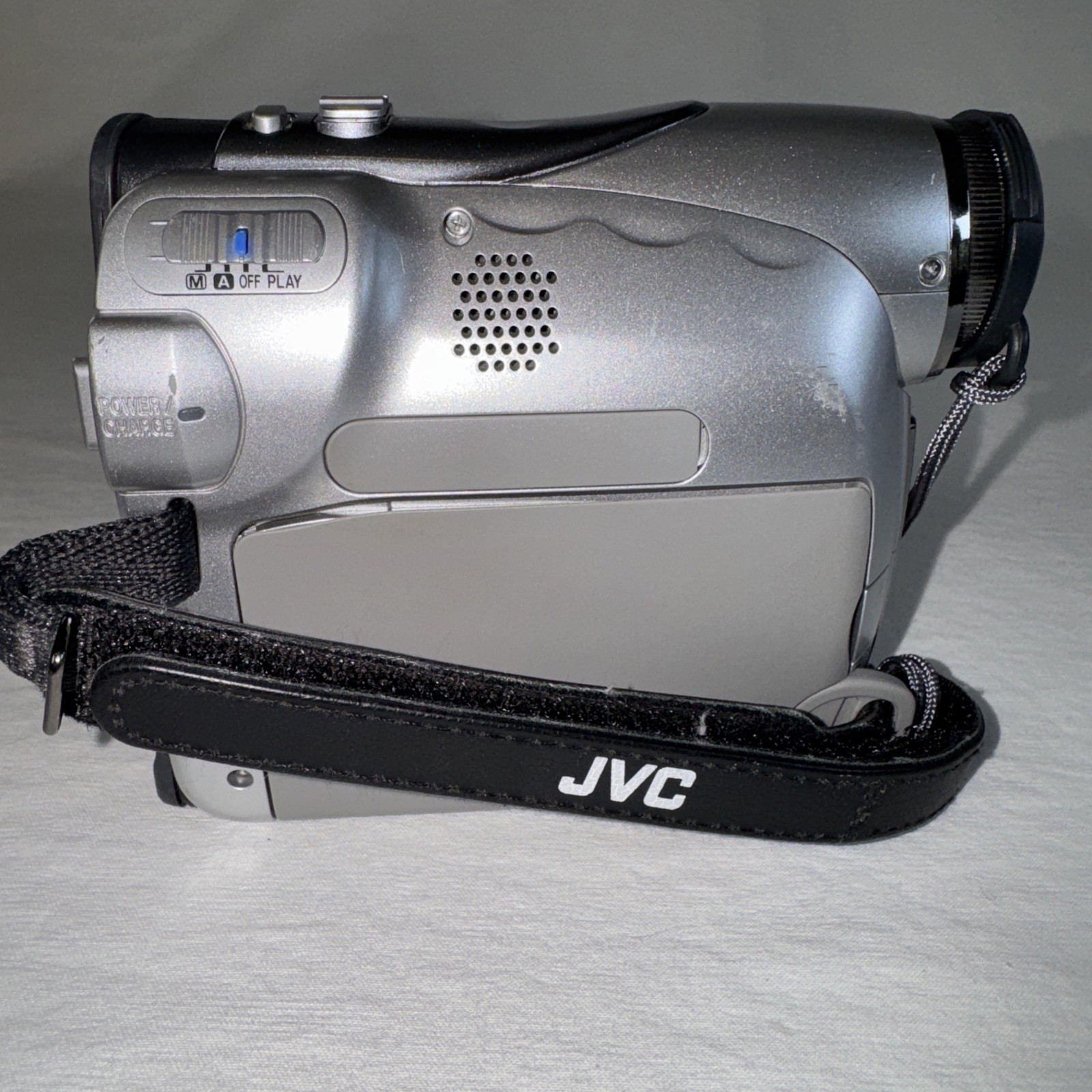 JVC Digital Video Camera Camcorder GR-D270U 25x Optical Digit Zoom Untested Read