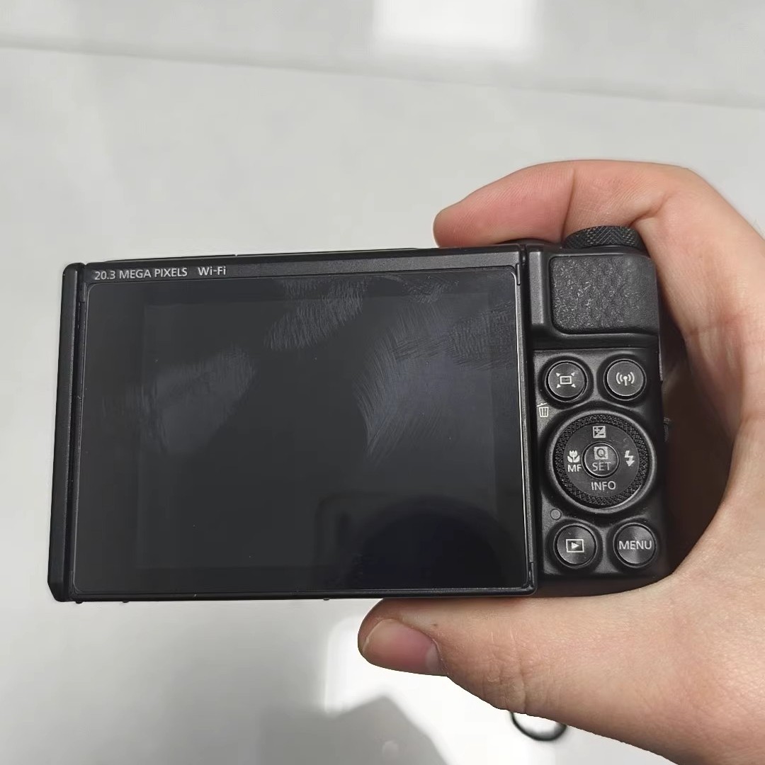 Canon PowerShot SX740 HS Digital Camera 20.30 MP 40x Optical Zoom Built-in Wi-Fi