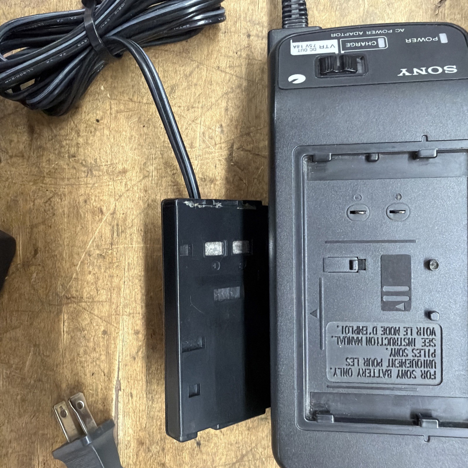 Sony CCD-TR66 8mm Video8 camera Camcorder VCR Player Video Transfer WORKS GREAT!