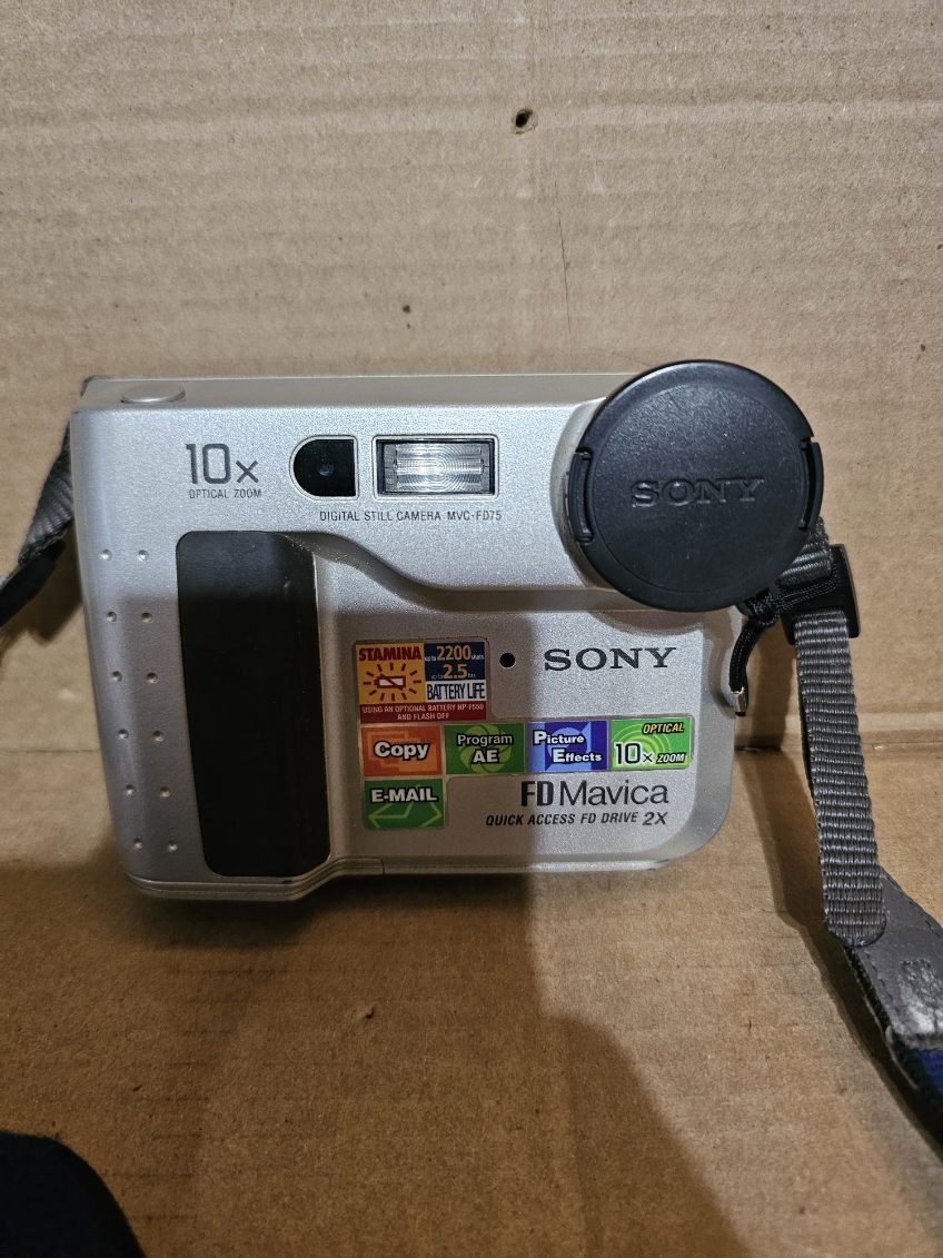 Sony MVC-FD75 FD MAVICA Digital Still Camera UNTESTED PARTS ONLY Incl Battery