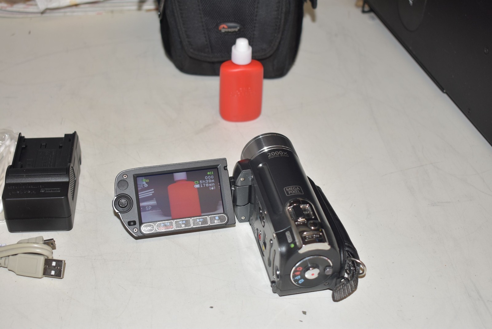 Canon FS11 (Gray) 16GB Internal Memory Digital Camcorder w/Case/Battery/Charger