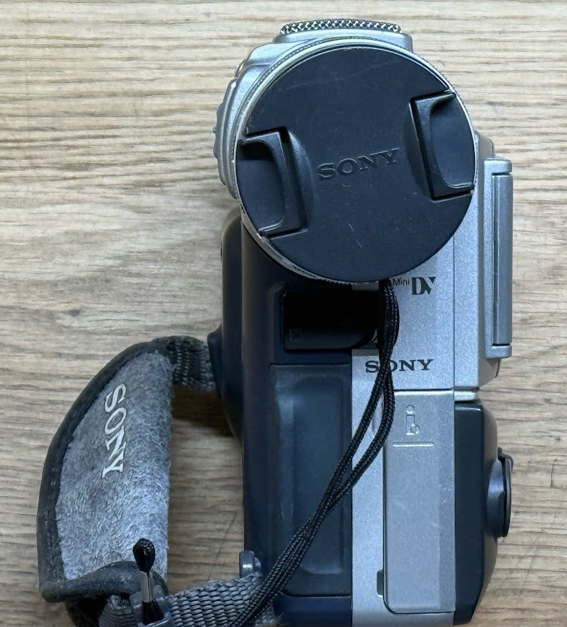 Sony DCR-PC100 MiniDV Camcorder Nightshot NTSC -Power Issues- Free Shipping