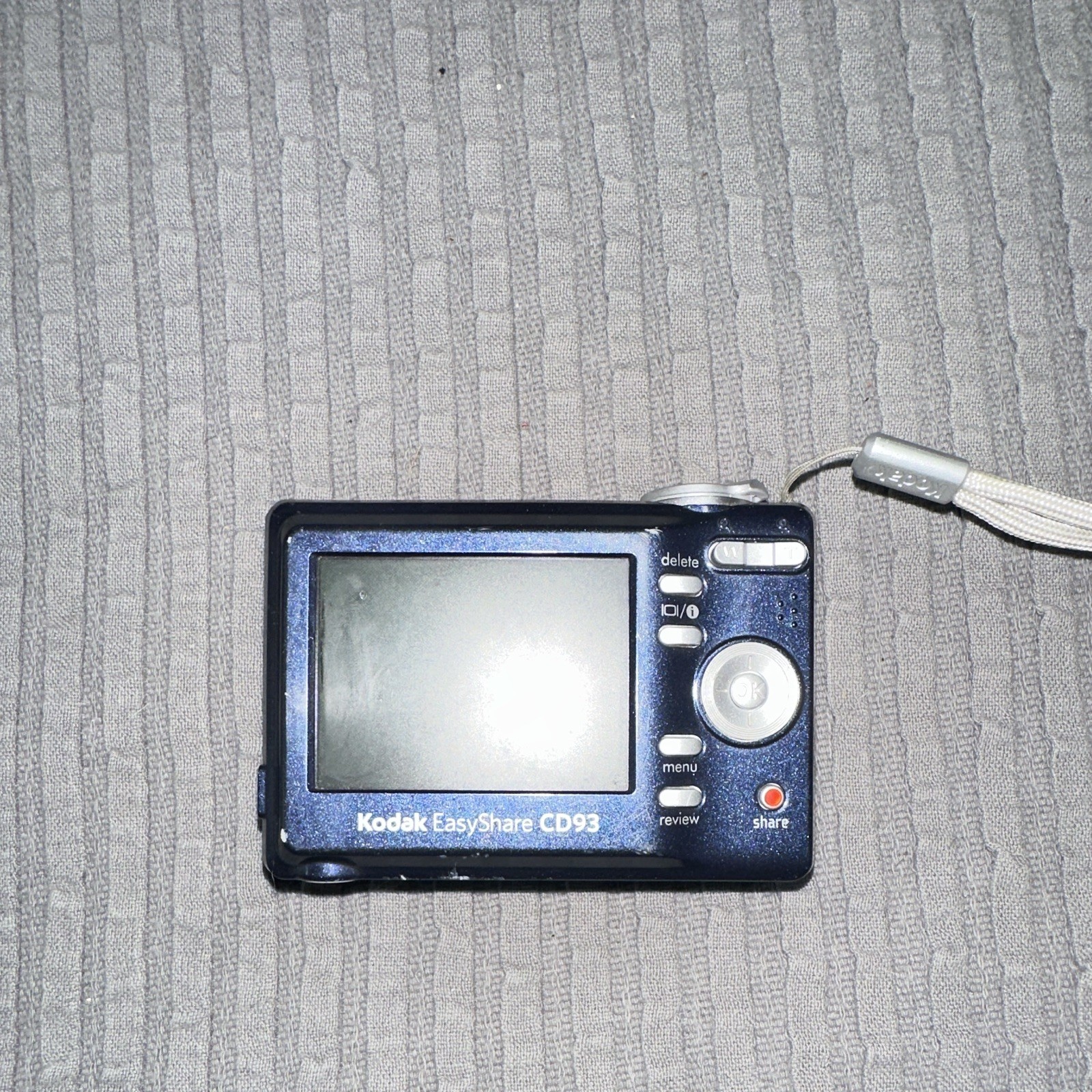 Kodak EasyShare CD93 Point & Shoot 12.2MP 3x Zoom Built-In Flash Blue