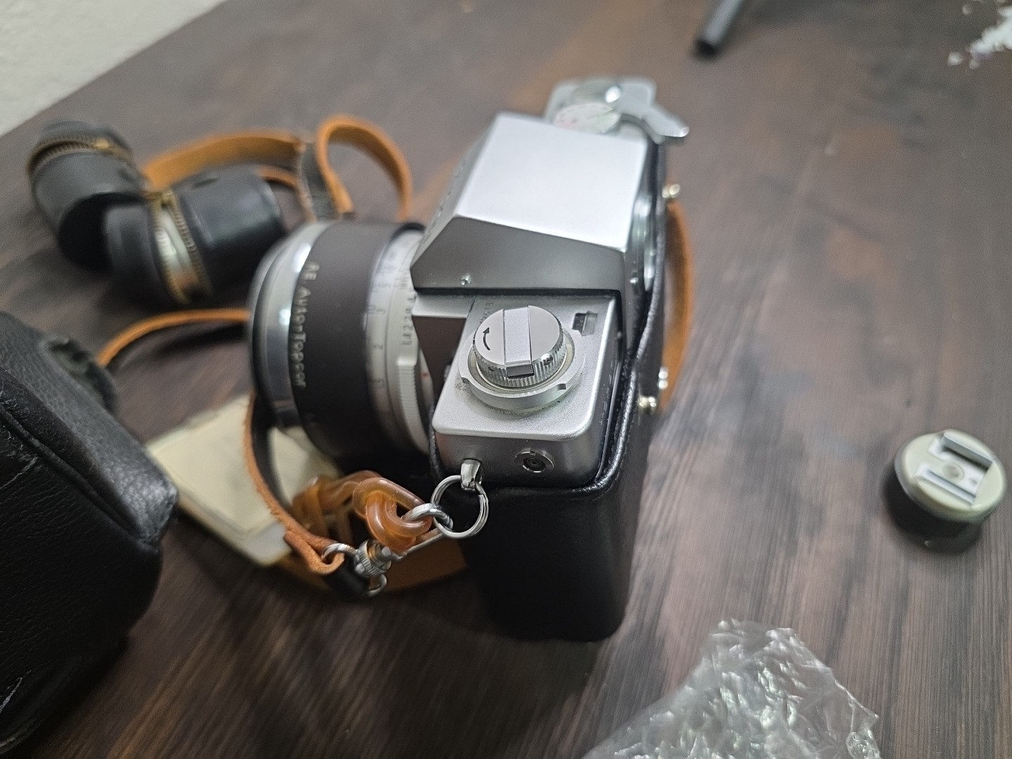 Topcon RE Super 35mm Film Camera RE AutoTopcor 5814 Lens JPN G2U