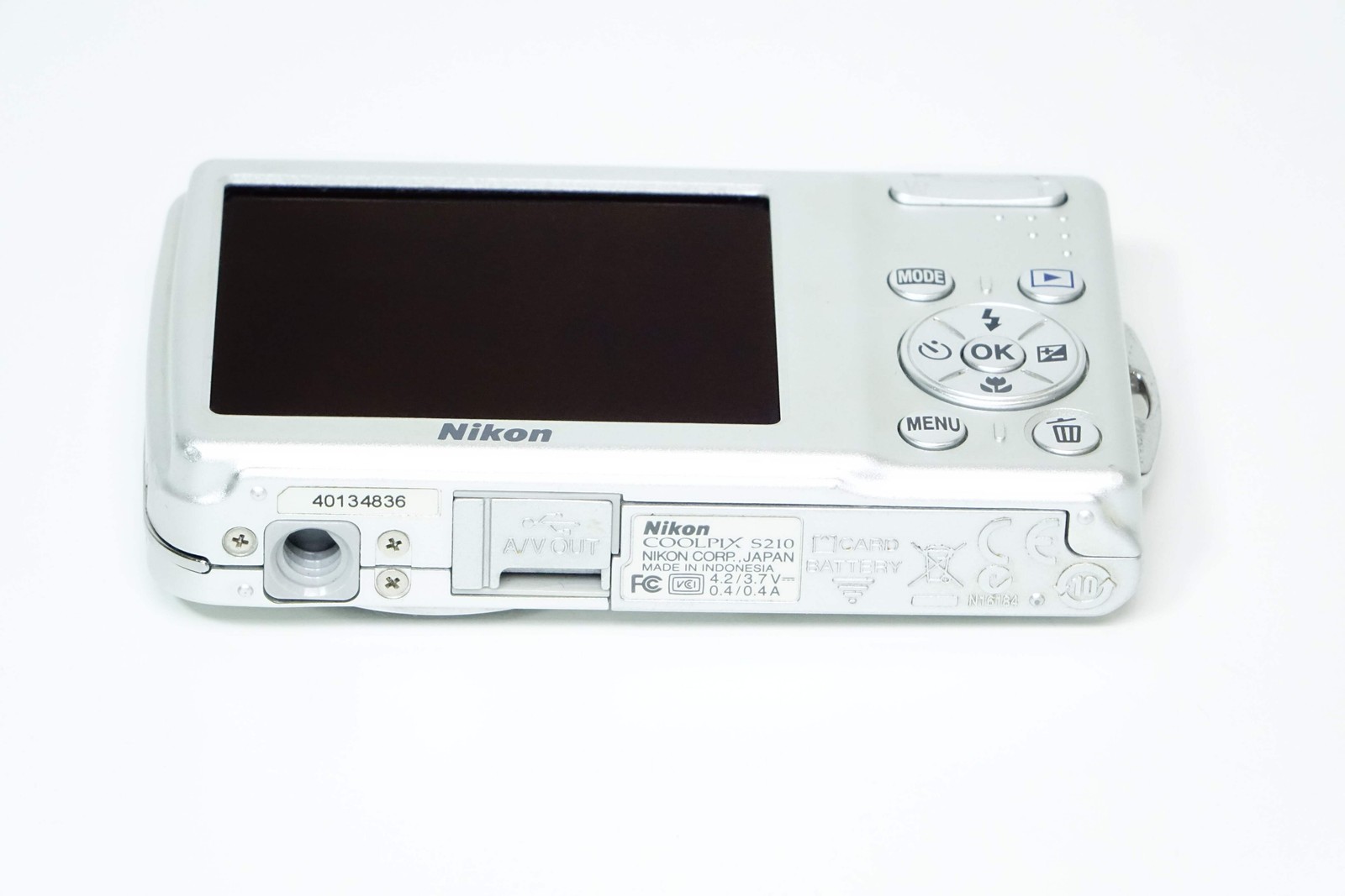 Nikon Coolpix S210 8MP Compact Camera Silver + SD – 12 MONTH WARRANTY