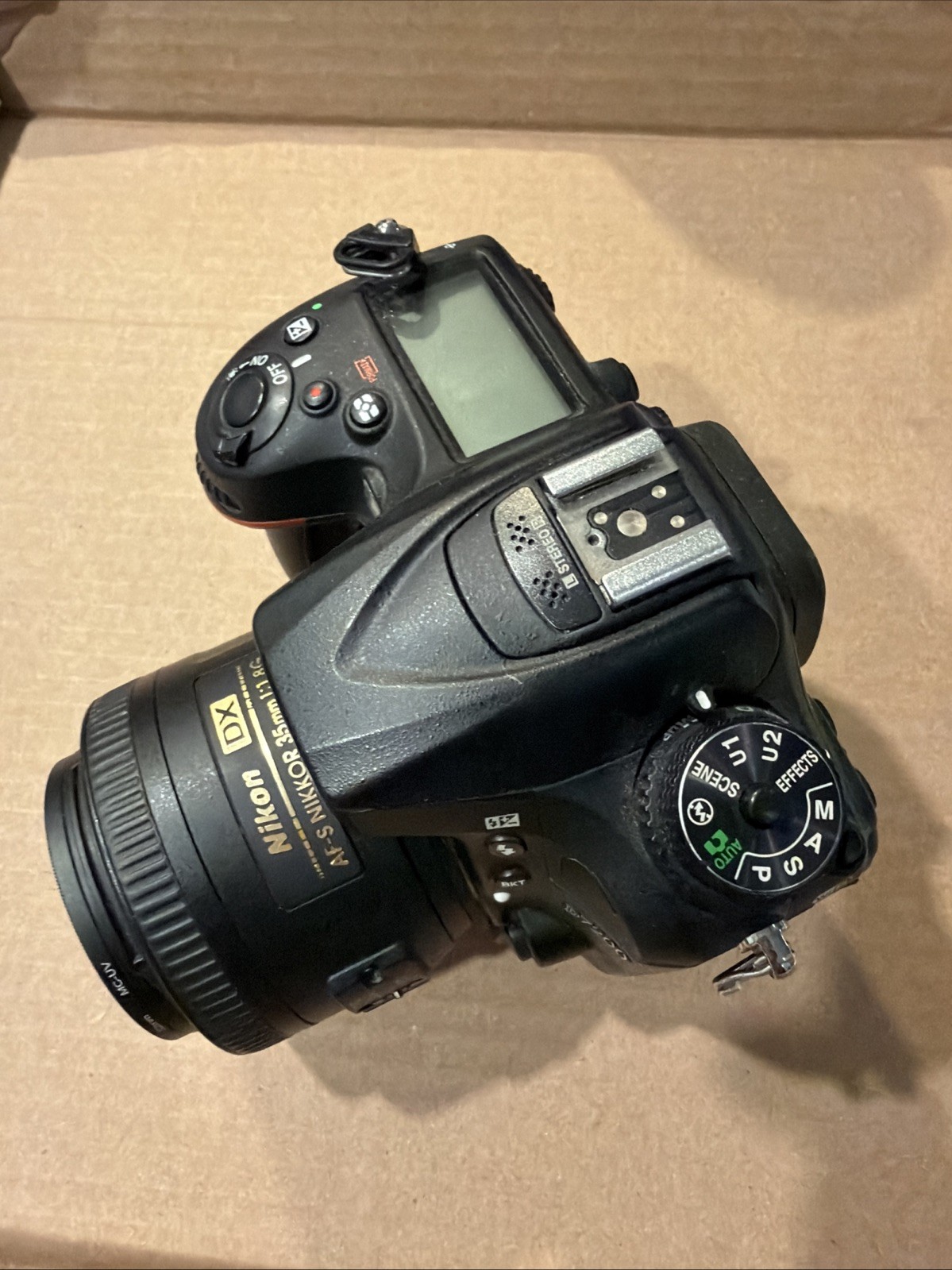 Mint!! Nikon D7200 wih AF-S Nikkor 35mm Lens f/1.8 + 70-300mm OPEN OFFERS