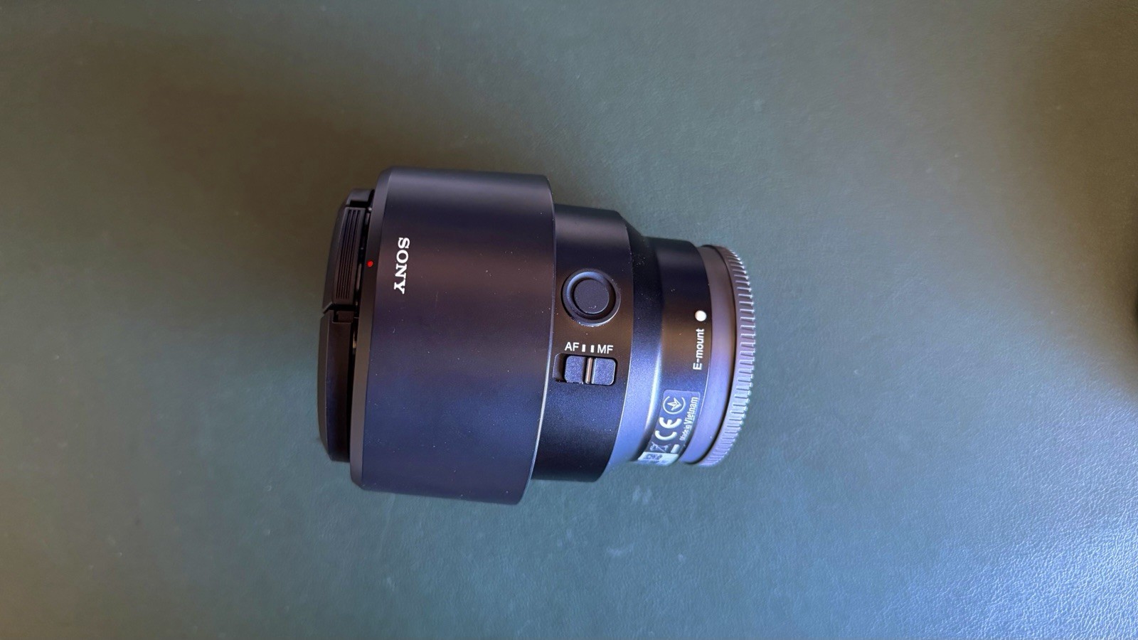 Sony FE 85mm f/1.8 Telephoto Prime E-Mount Lens with Hood SEL85F18