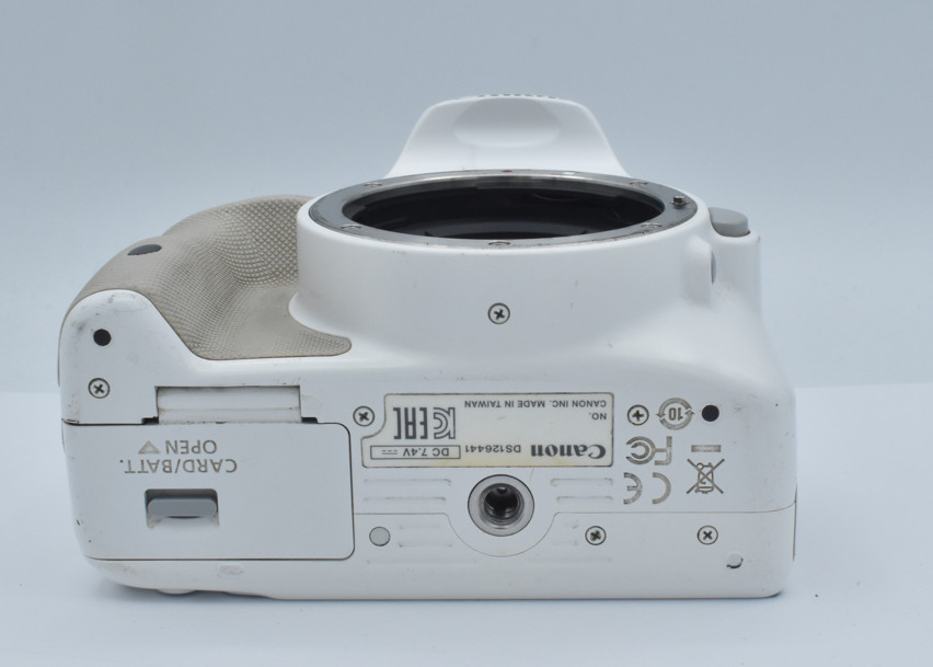 Canon EOS Rebel SL1 DSLR Digital SLR Camera Body, White (Taiwan)